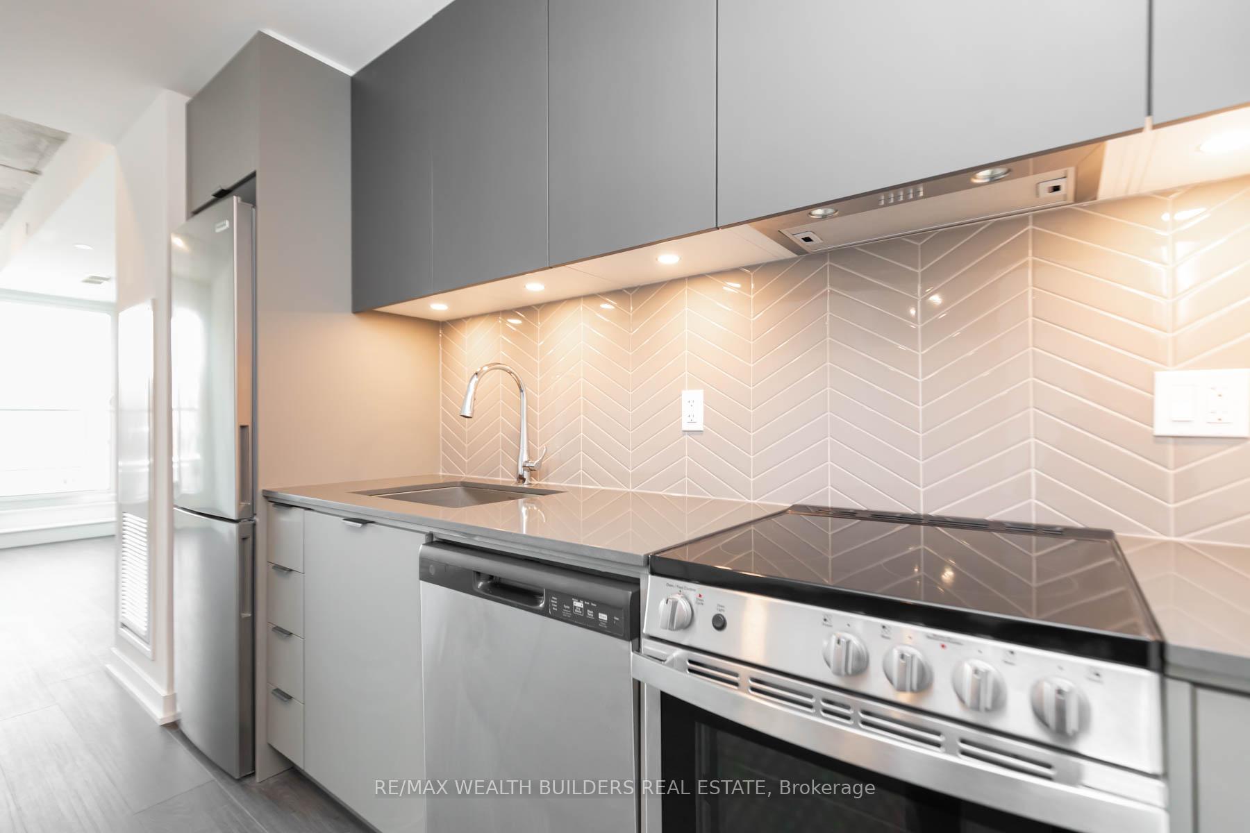 Photo 11 of Unit 403, 57 Brock Avenue, Toronto, Roncesvalles — HOMEH