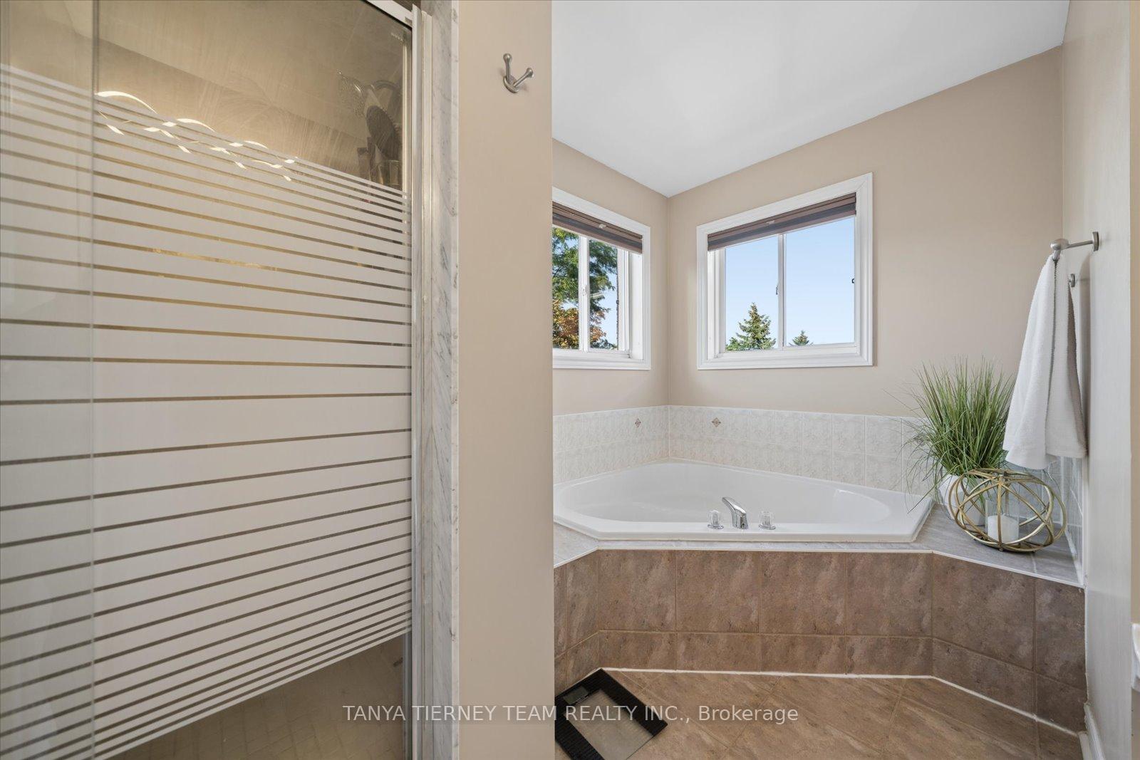 Photo 29 of 16 Corianne Avenue, Whitby, Brooklin — HOMEH