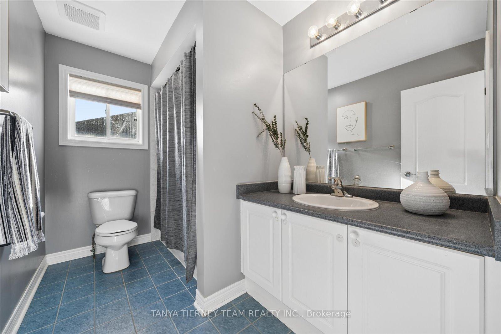 Photo 37 of 16 Corianne Avenue, Whitby, Brooklin — HOMEH