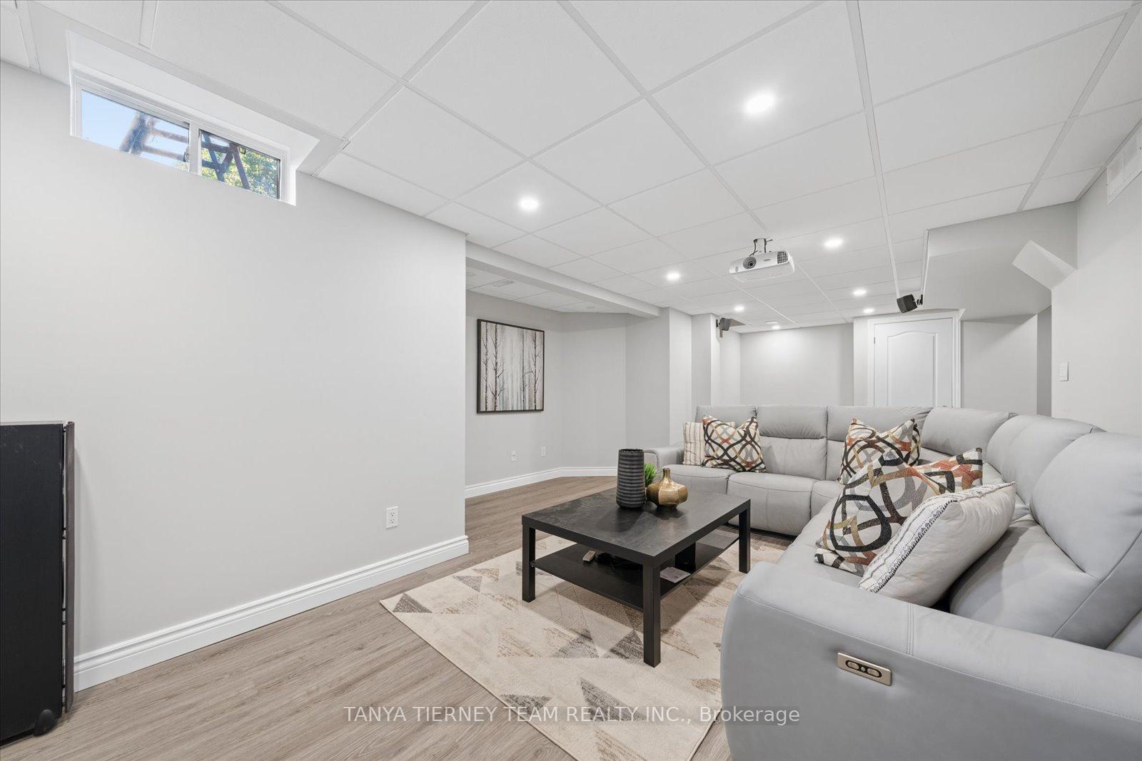 Photo 43 of 16 Corianne Avenue, Whitby, Brooklin — HOMEH