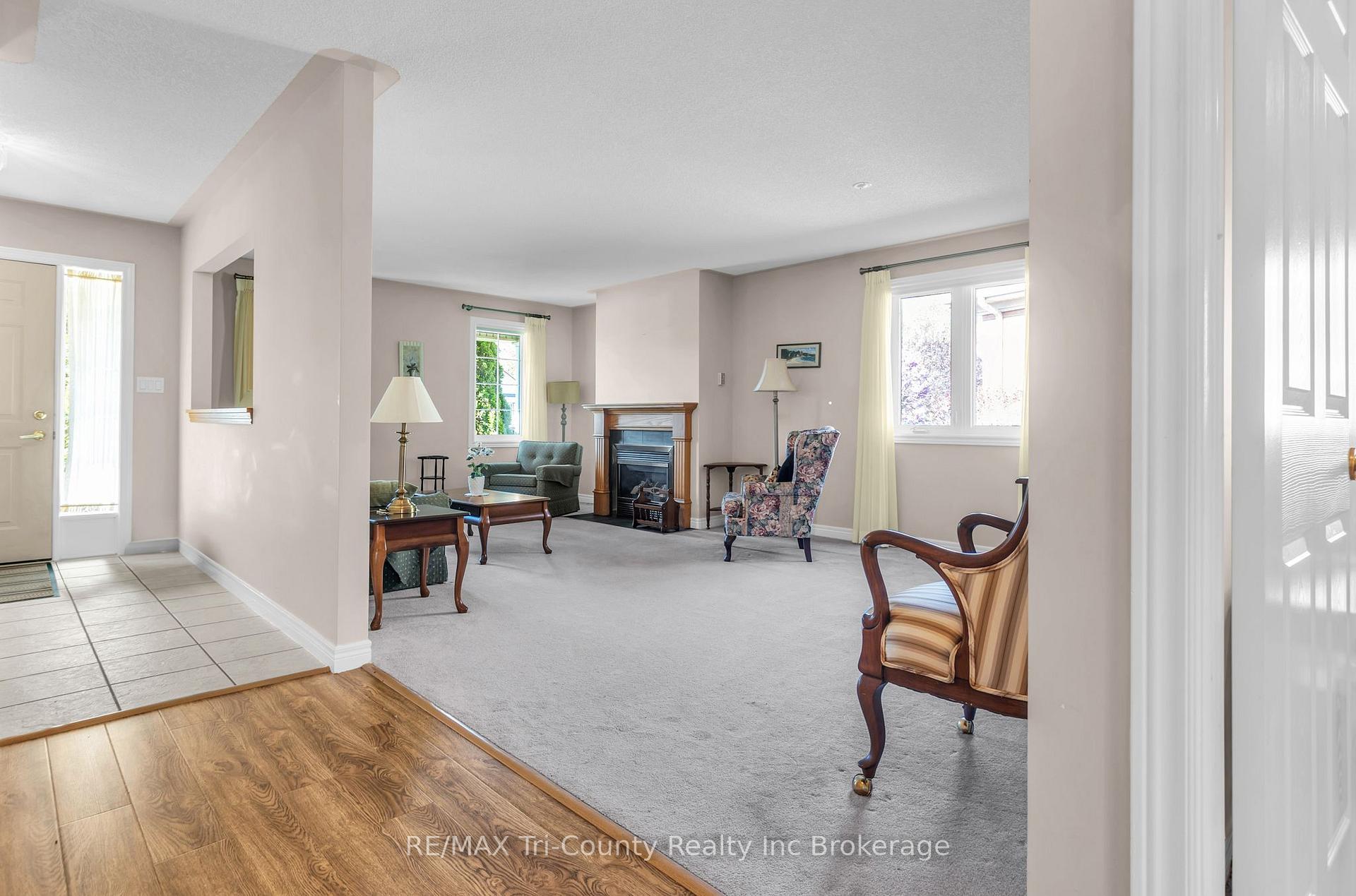 Photo 4 of 210 Baldwin Street, Tillsonburg — HOMEH