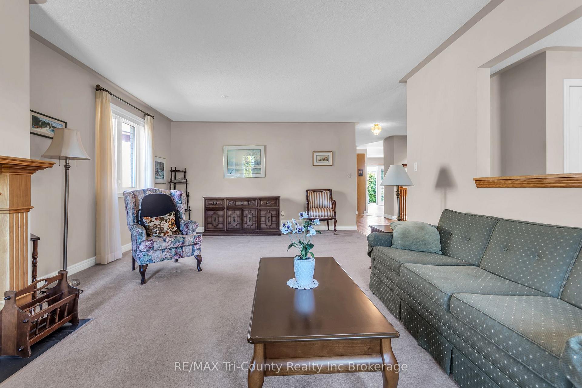 Photo 6 of 210 Baldwin Street, Tillsonburg — HOMEH