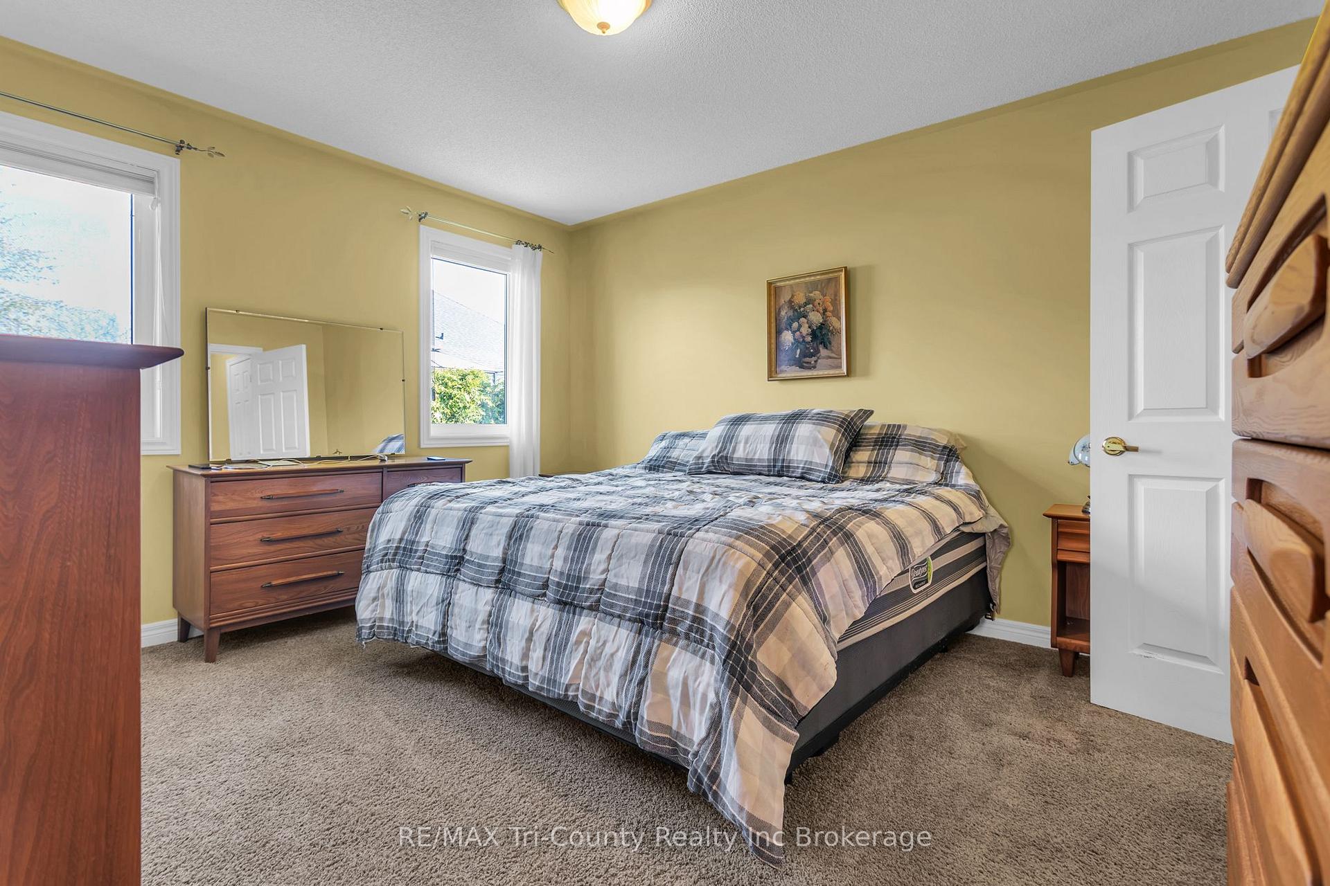 Photo 12 of 210 Baldwin Street, Tillsonburg — HOMEH