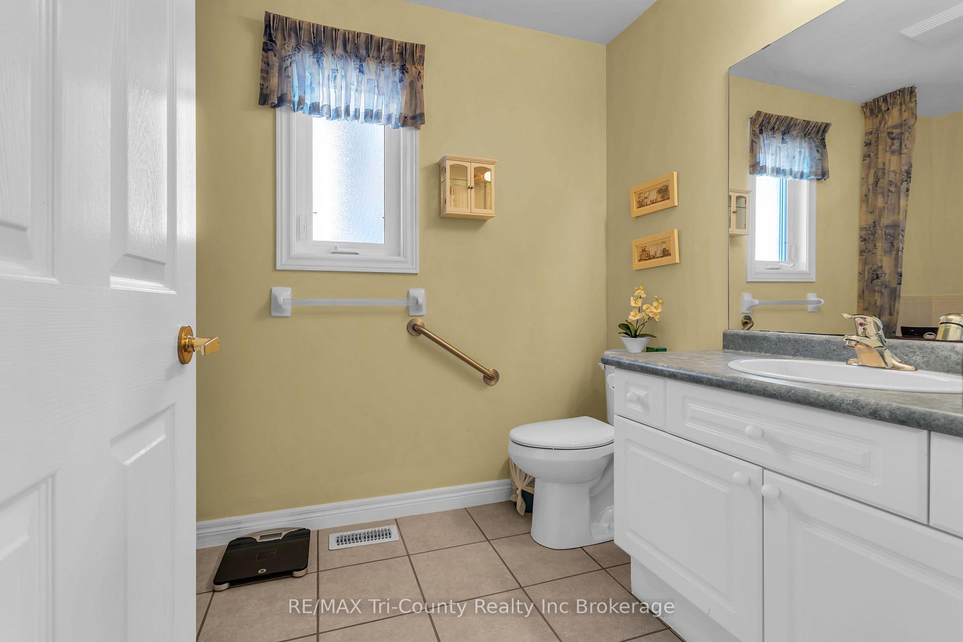 Photo 13 of 210 Baldwin Street, Tillsonburg — HOMEH