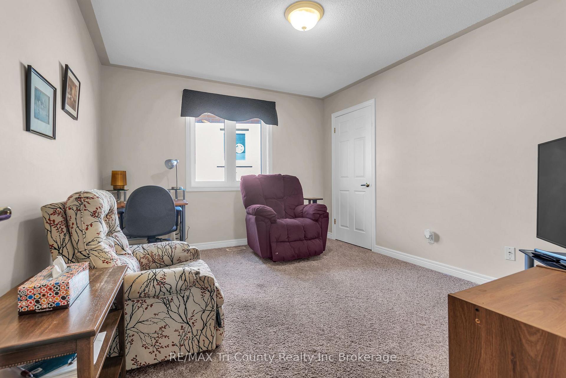 Photo 15 of 210 Baldwin Street, Tillsonburg — HOMEH