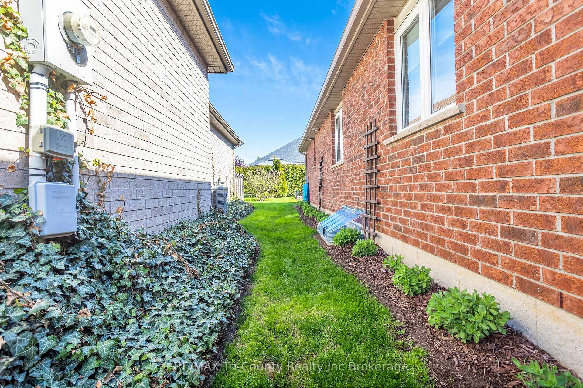 Photo 23 of 210 Baldwin Street, Tillsonburg — HOMEH