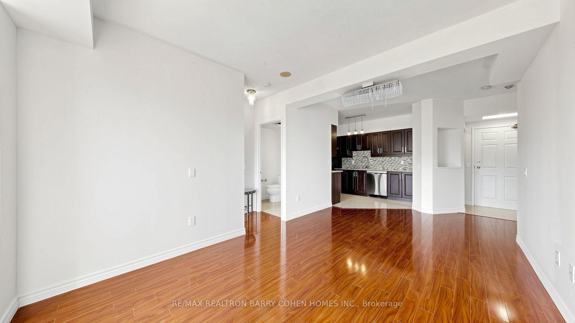 Photo 13 of Unit 308, 7398 Yonge Street, Vaughan, Crestwood-Springfarm-Yorkhill — HOMEH