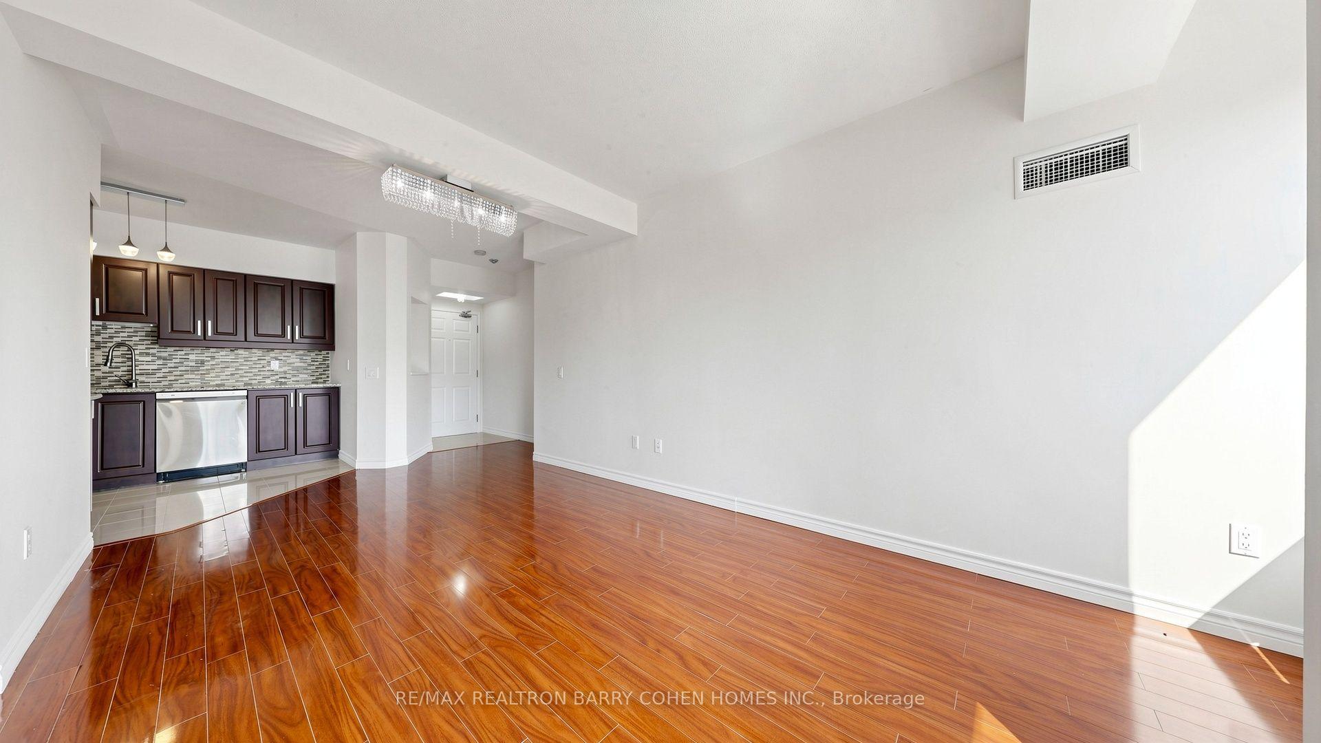 Photo 14 of Unit 308, 7398 Yonge Street, Vaughan, Crestwood-Springfarm-Yorkhill — HOMEH