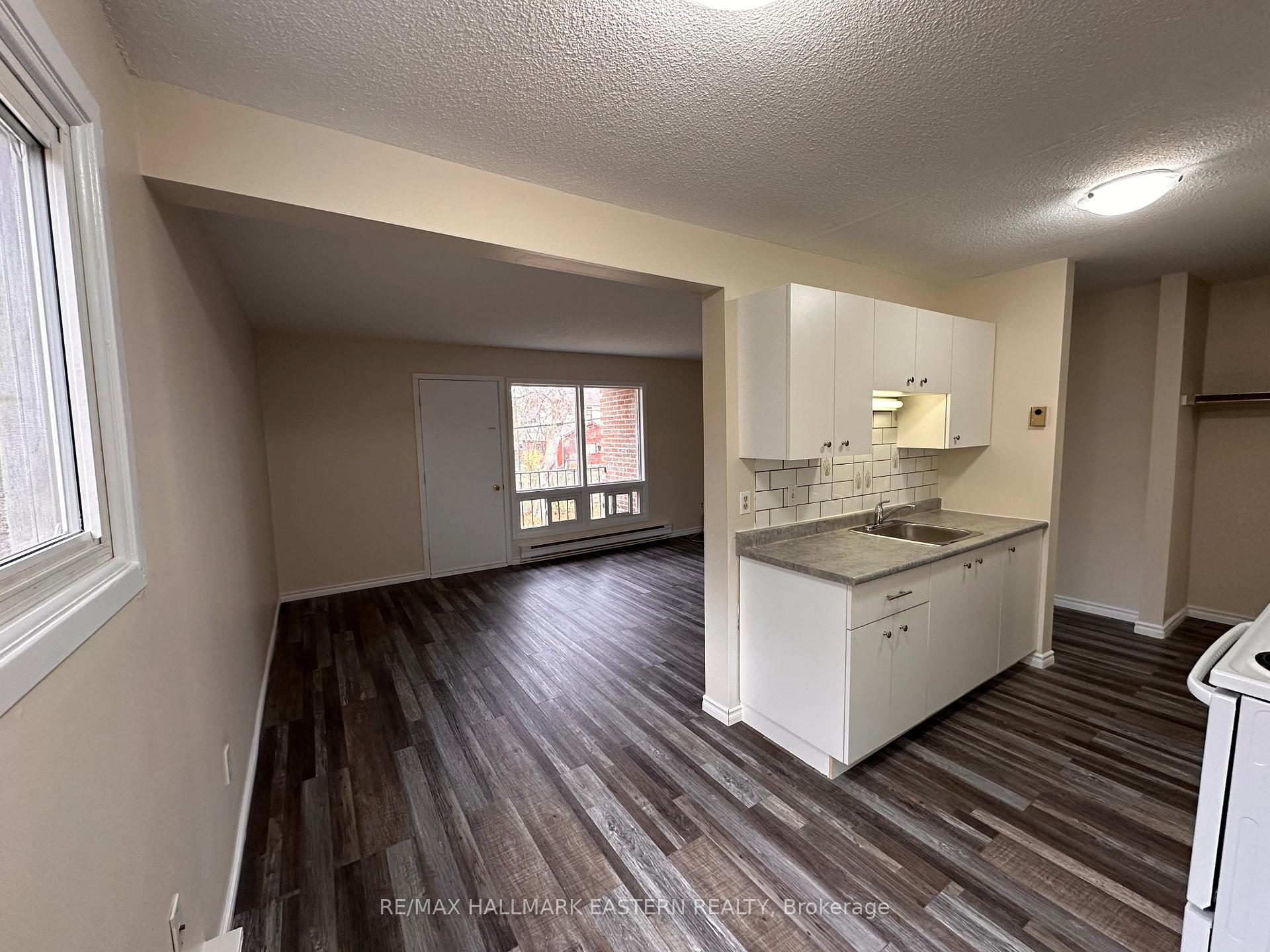 Photo 7 of Unit 203, 106 Lansdowne Street, Peterborough, Town Ward 3 — HOMEH