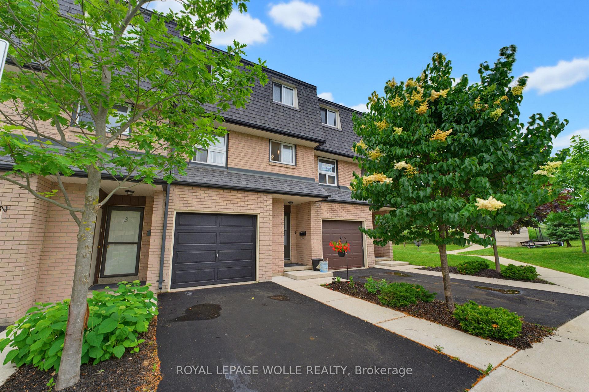 Photo 4 of Unit 4, 138 Blackhorne Drive, Kitchener, Country Hills West — HOMEH