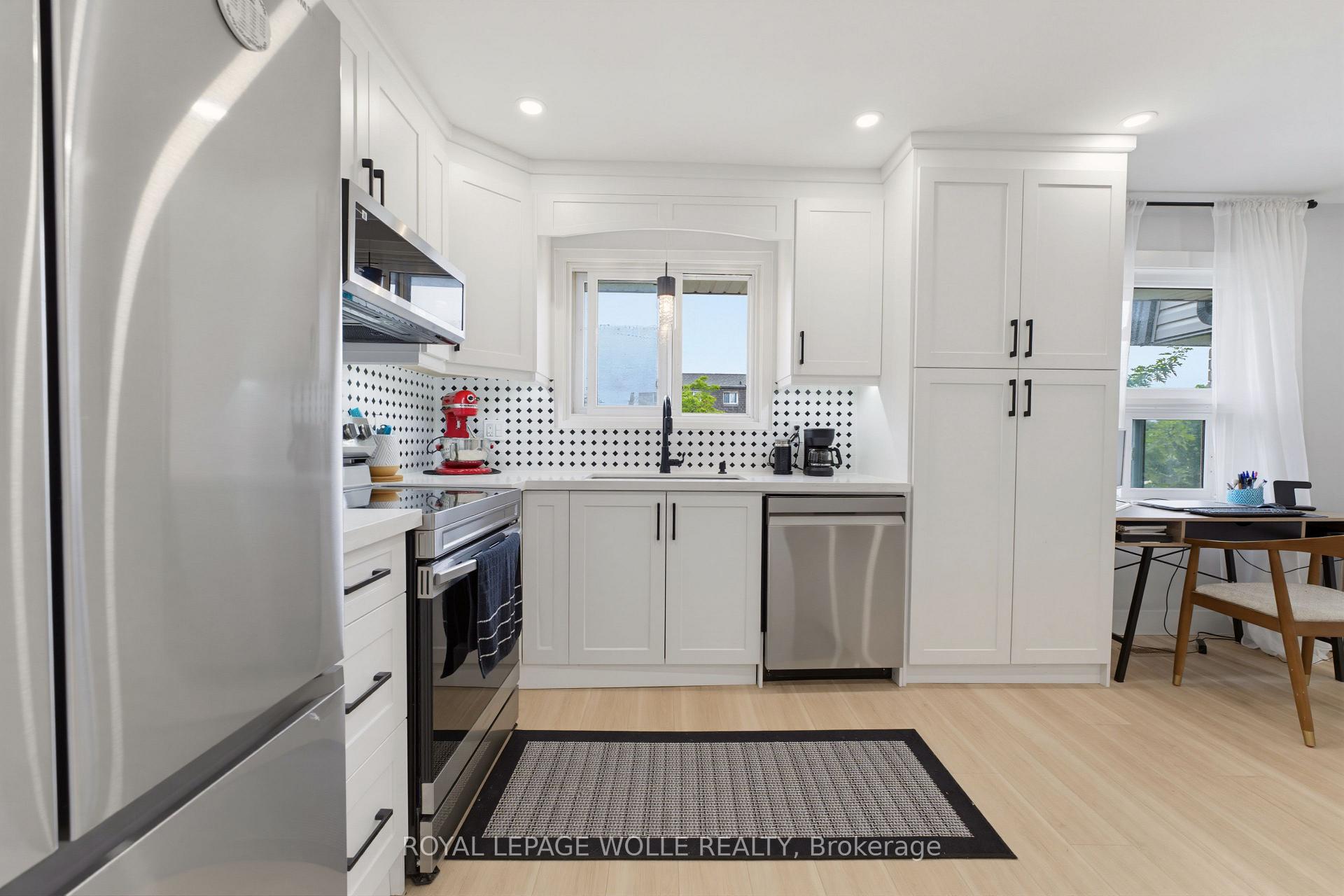 Photo 11 of Unit 4, 138 Blackhorne Drive, Kitchener, Country Hills West — HOMEH