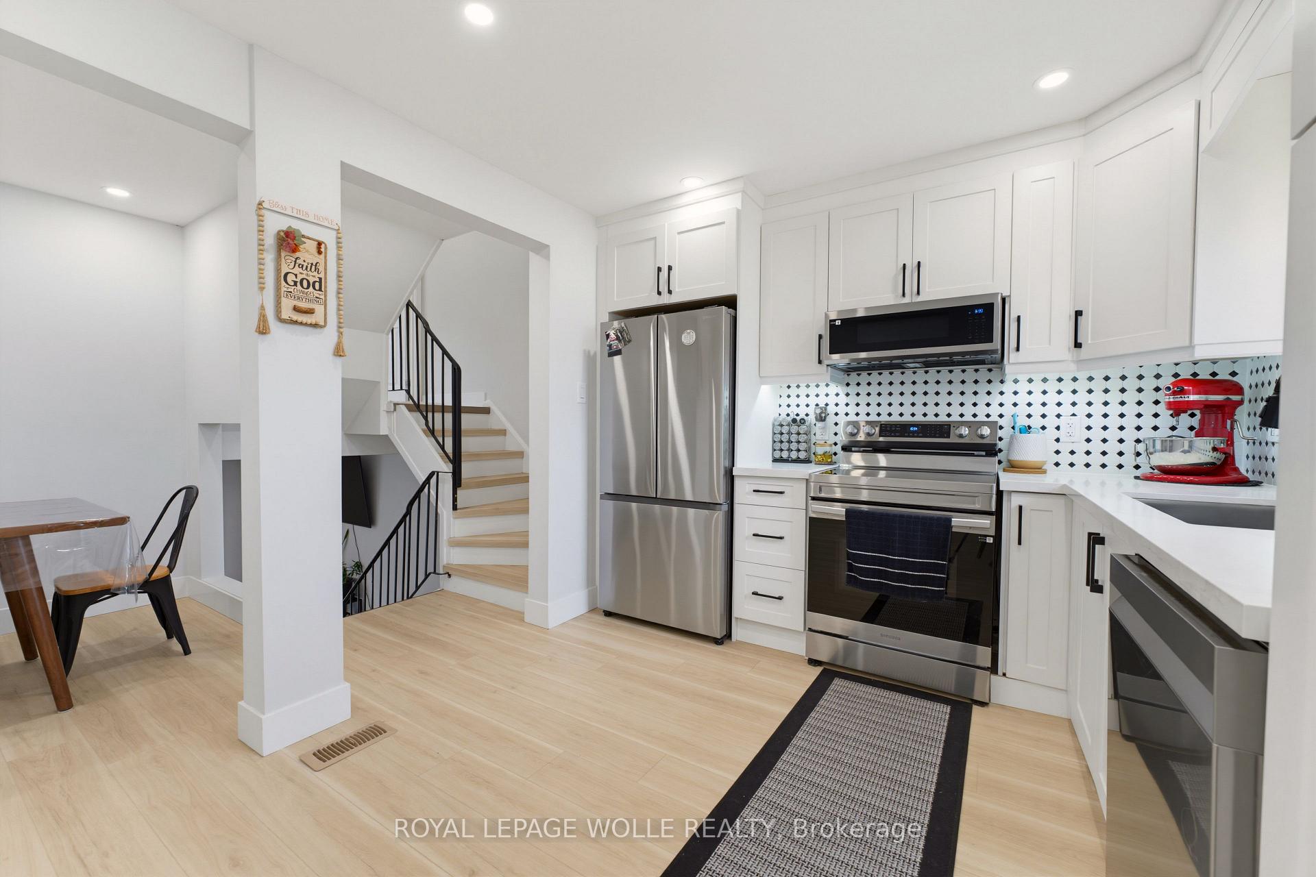 Photo 12 of Unit 4, 138 Blackhorne Drive, Kitchener, Country Hills West — HOMEH