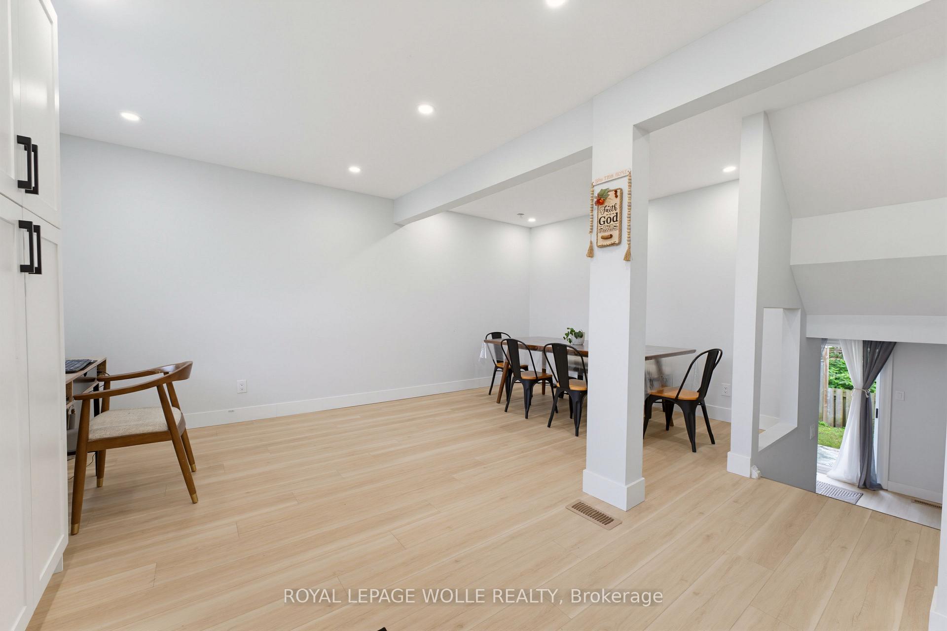 Photo 13 of Unit 4, 138 Blackhorne Drive, Kitchener, Country Hills West — HOMEH