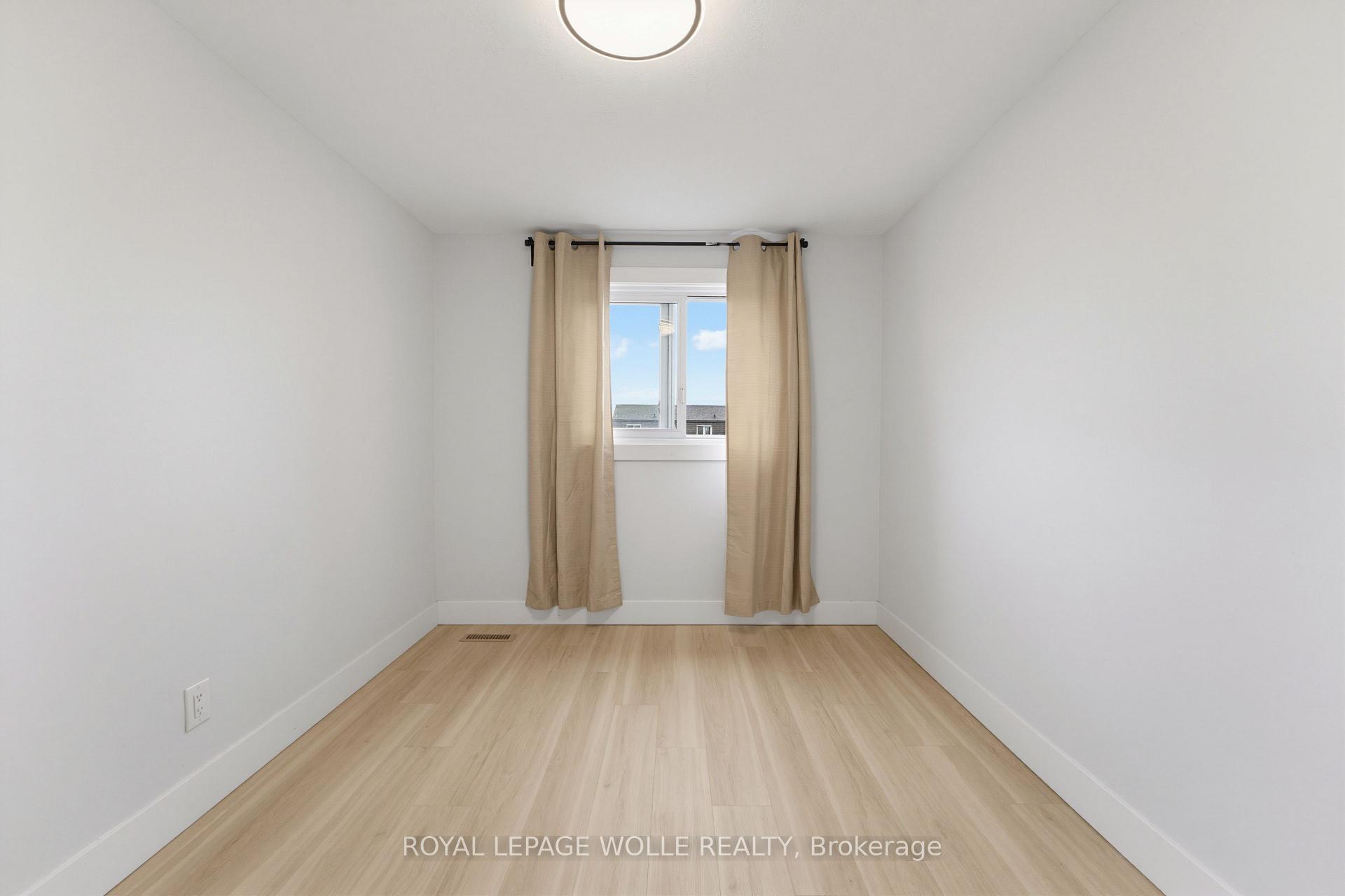 Photo 19 of Unit 4, 138 Blackhorne Drive, Kitchener, Country Hills West — HOMEH