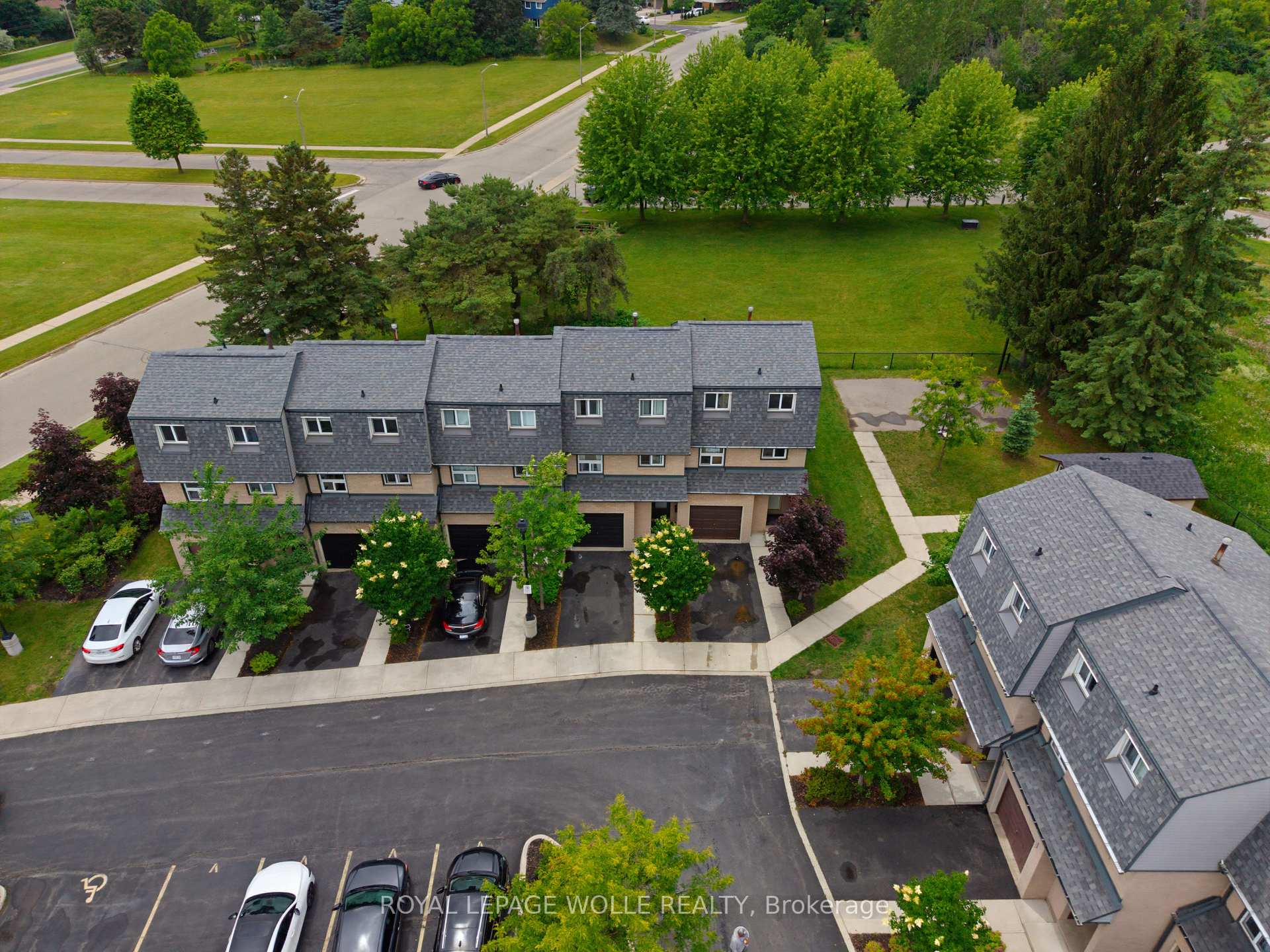 Photo 27 of Unit 4, 138 Blackhorne Drive, Kitchener, Country Hills West — HOMEH