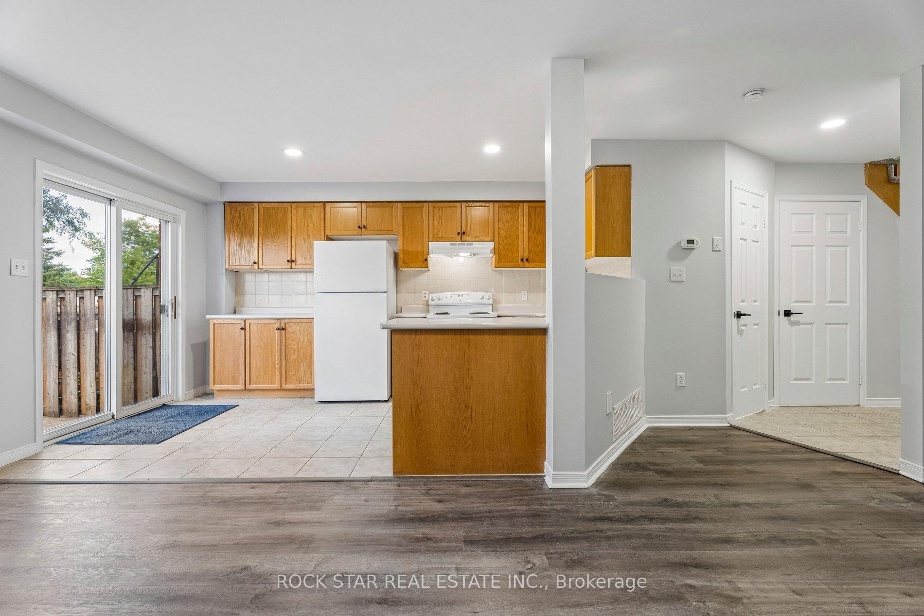 Photo 5 of Unit 3, 1860 Upper Gage Avenue, Hamilton, Broughton — HOMEH