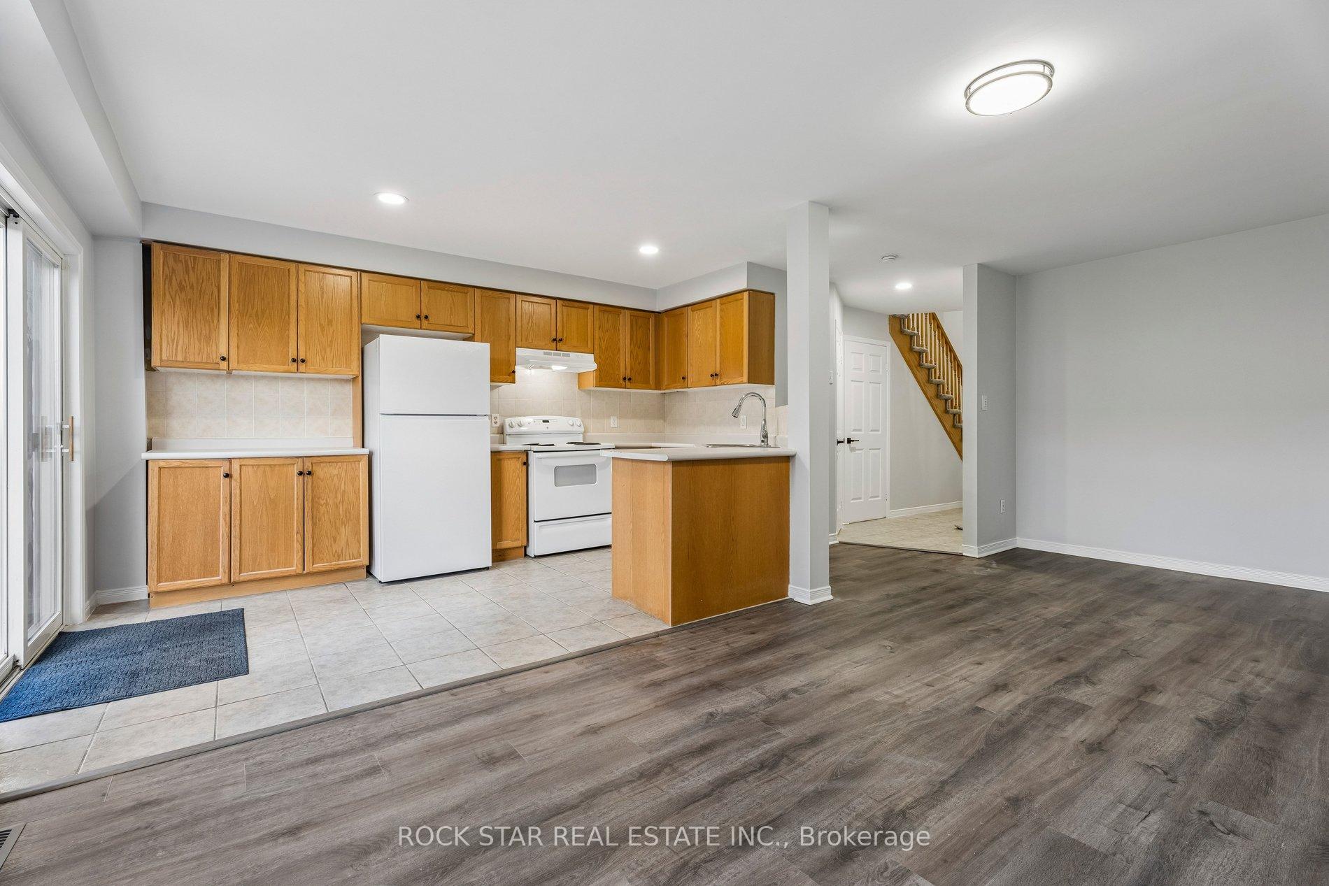 Photo 6 of Unit 3, 1860 Upper Gage Avenue, Hamilton, Broughton — HOMEH