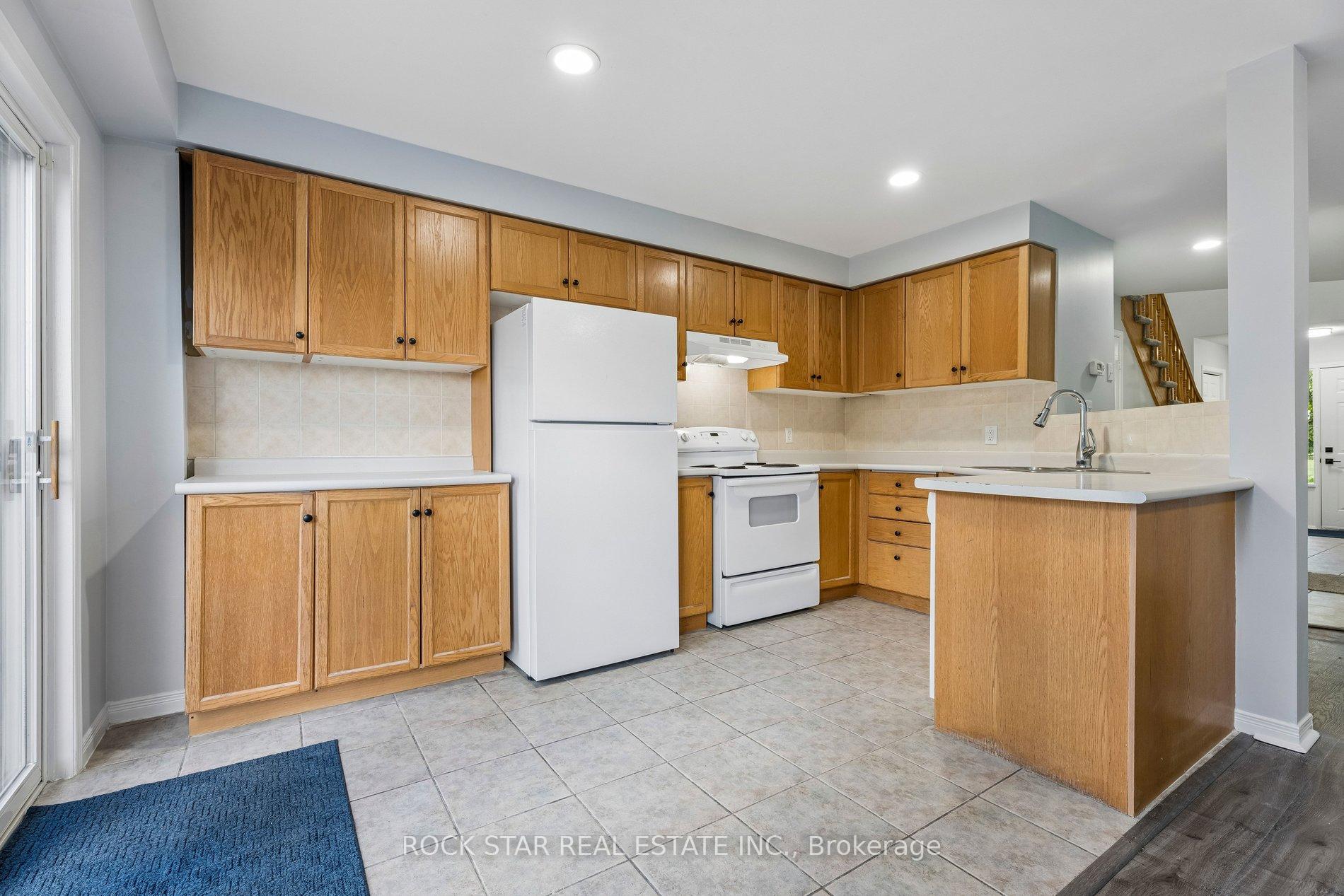 Photo 7 of Unit 3, 1860 Upper Gage Avenue, Hamilton, Broughton — HOMEH