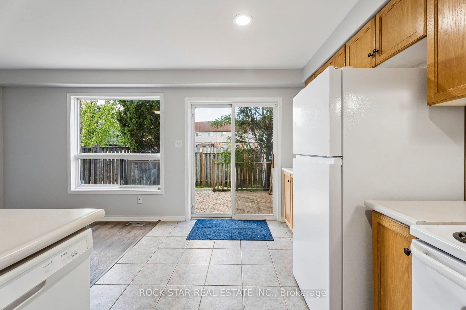 Photo 10 of Unit 3, 1860 Upper Gage Avenue, Hamilton, Broughton — HOMEH