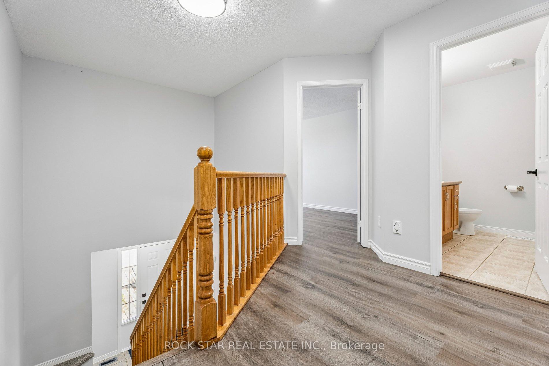 Photo 12 of Unit 3, 1860 Upper Gage Avenue, Hamilton, Broughton — HOMEH