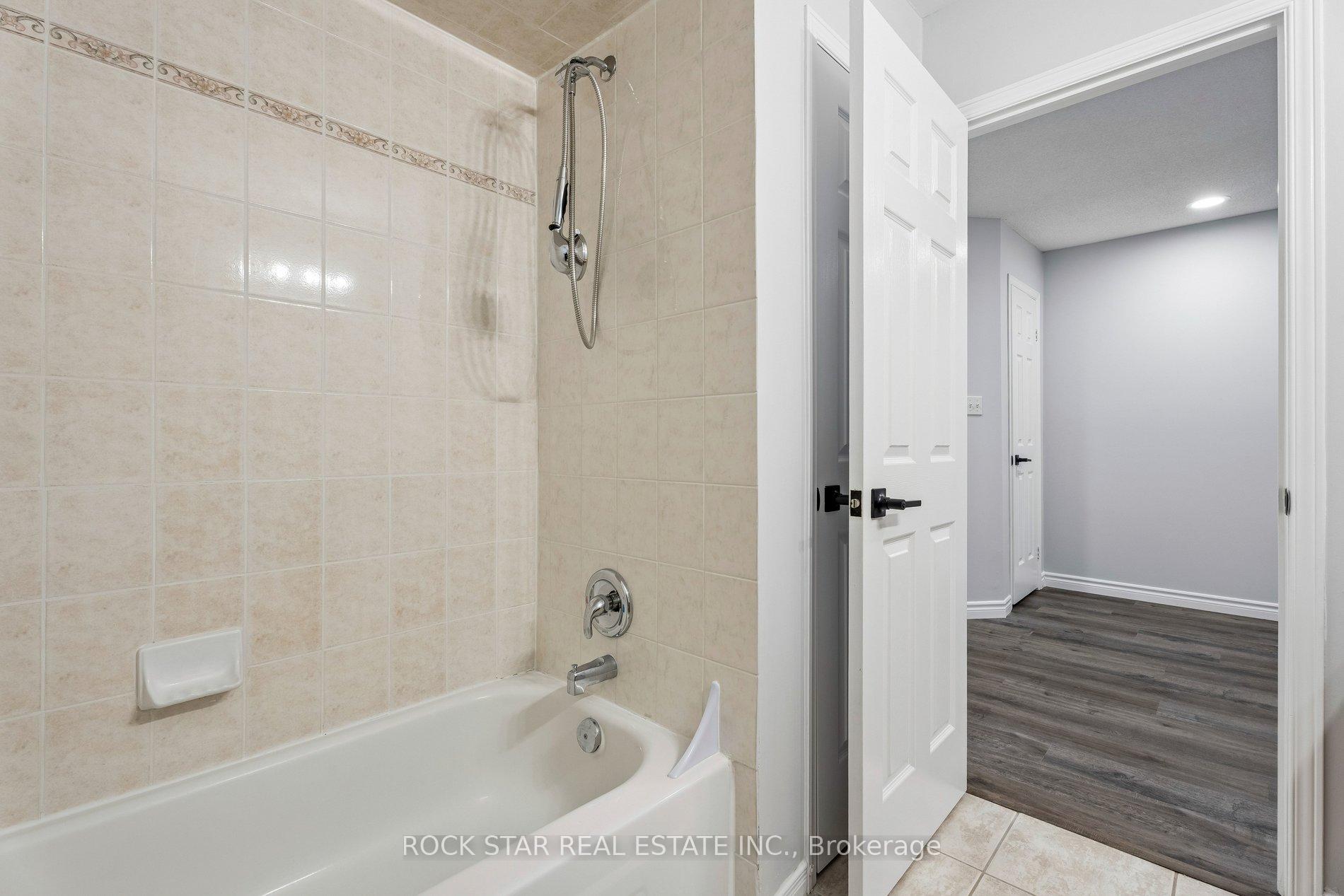 Photo 21 of Unit 3, 1860 Upper Gage Avenue, Hamilton, Broughton — HOMEH