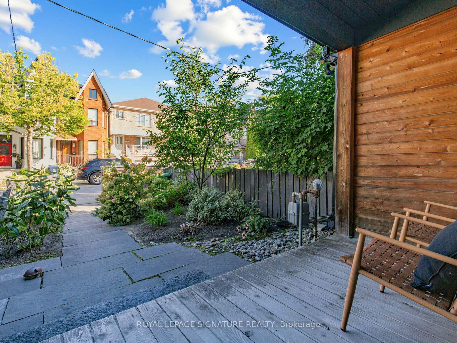 Photo 3 of 23 Gordon Street, Toronto, Little Portugal — HOMEH