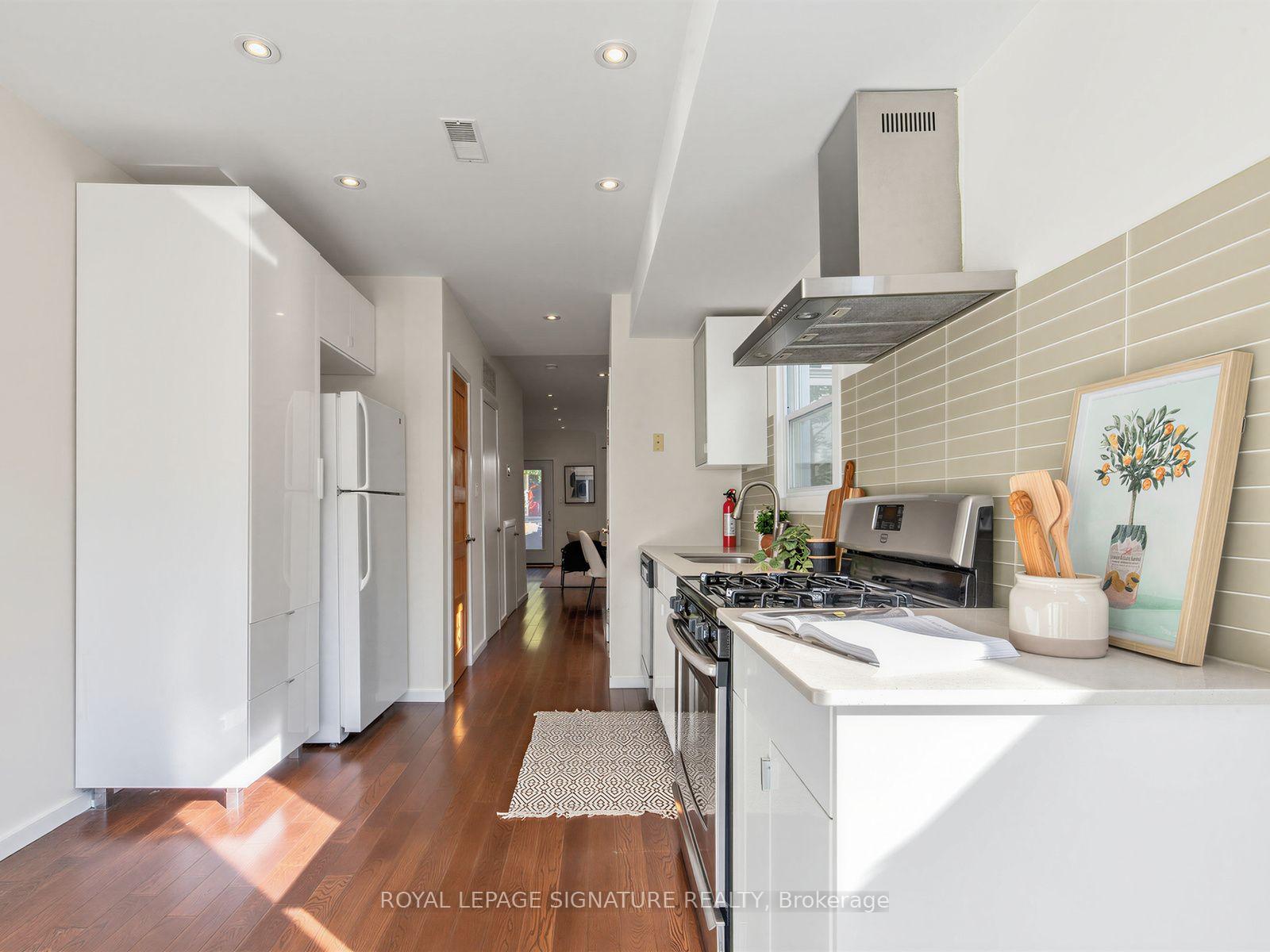 Photo 13 of 23 Gordon Street, Toronto, Little Portugal — HOMEH