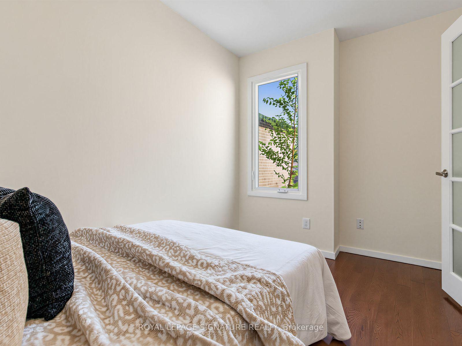 Photo 23 of 23 Gordon Street, Toronto, Little Portugal — HOMEH