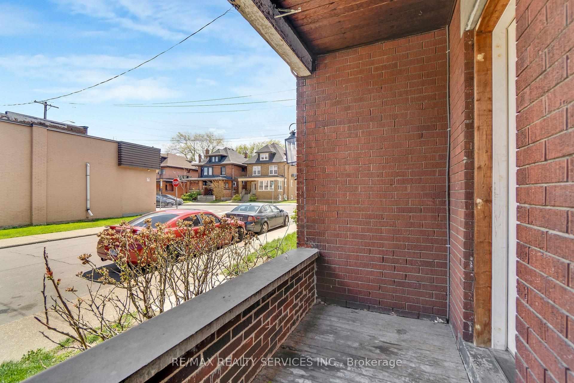 Photo 17 of Unit 8, 5 Fairholt Road N, Hamilton, Stipley — HOMEH
