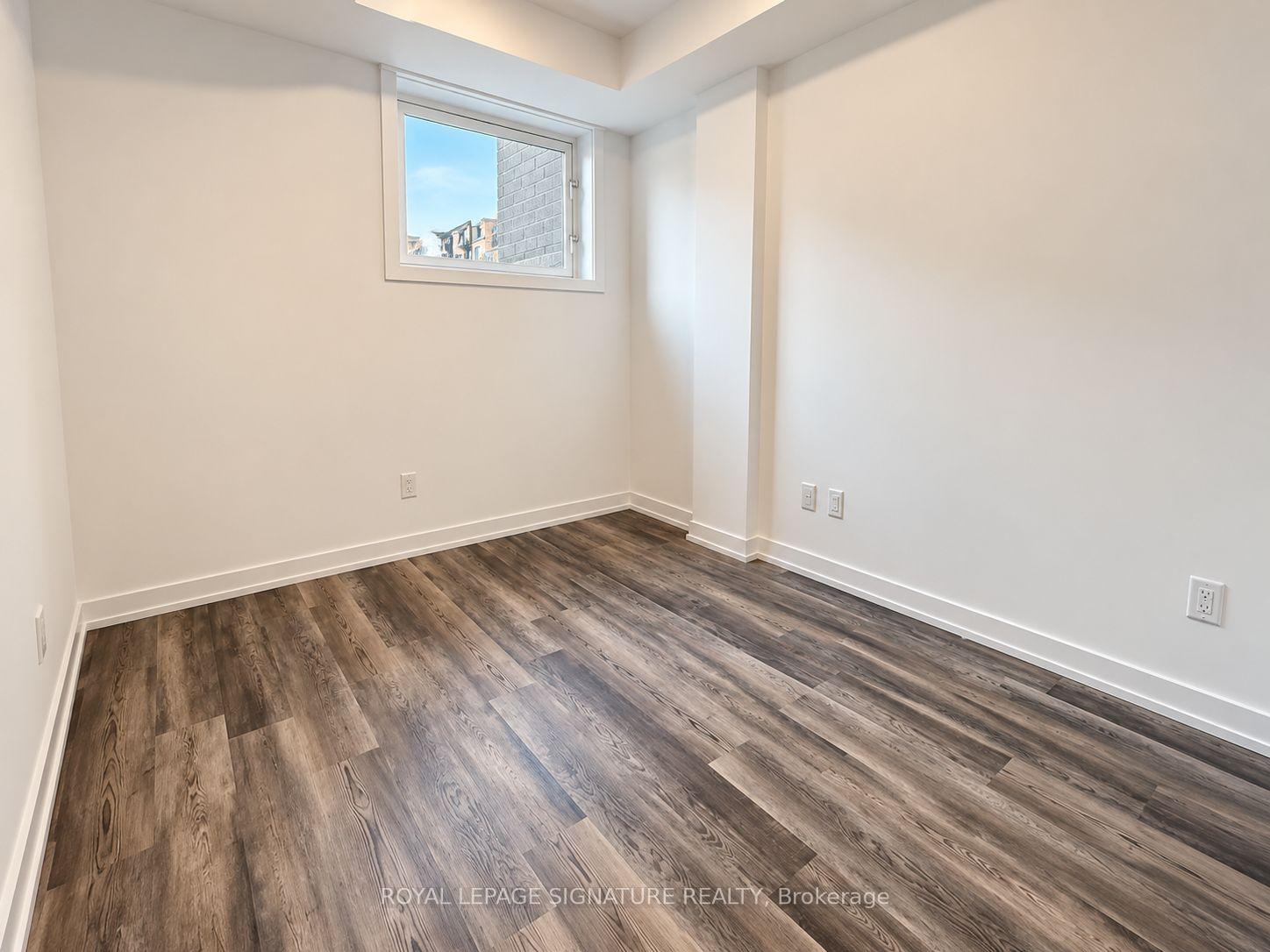 Photo 4 of Unit 216, 3 Bancroft Lane, Richmond Hill, Jefferson — HOMEH
