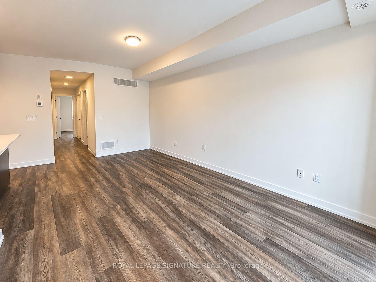 Photo 6 of Unit 216, 3 Bancroft Lane, Richmond Hill, Jefferson — HOMEH
