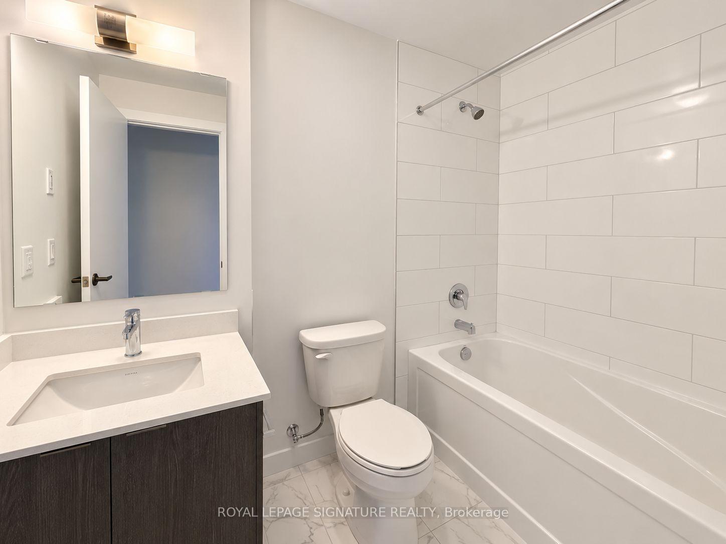 Photo 7 of Unit 216, 3 Bancroft Lane, Richmond Hill, Jefferson — HOMEH