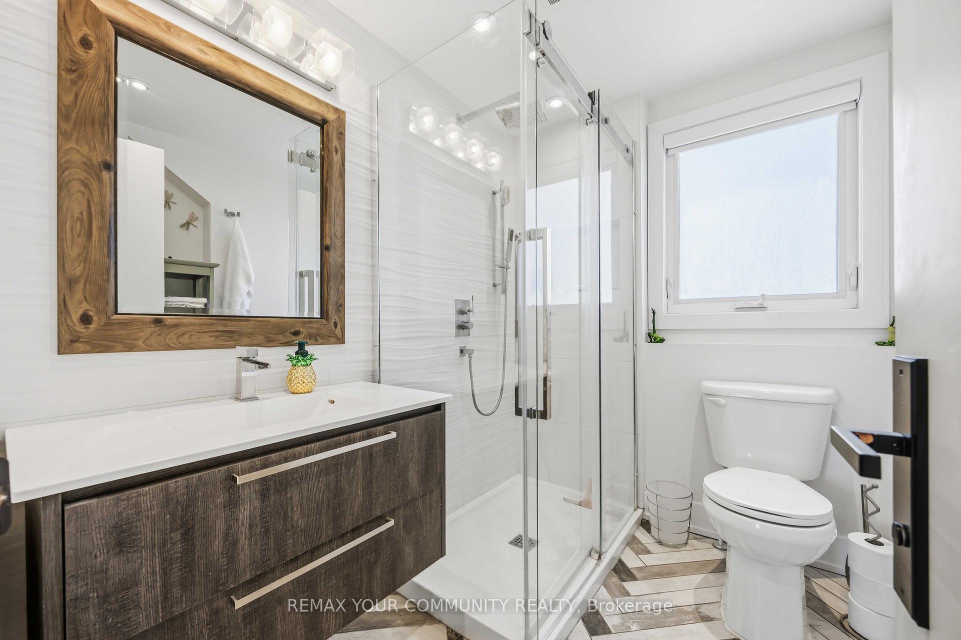Photo 24 of 34 Walwyn Avenue, North York, Humberlea-Pelmo Park — HOMEH