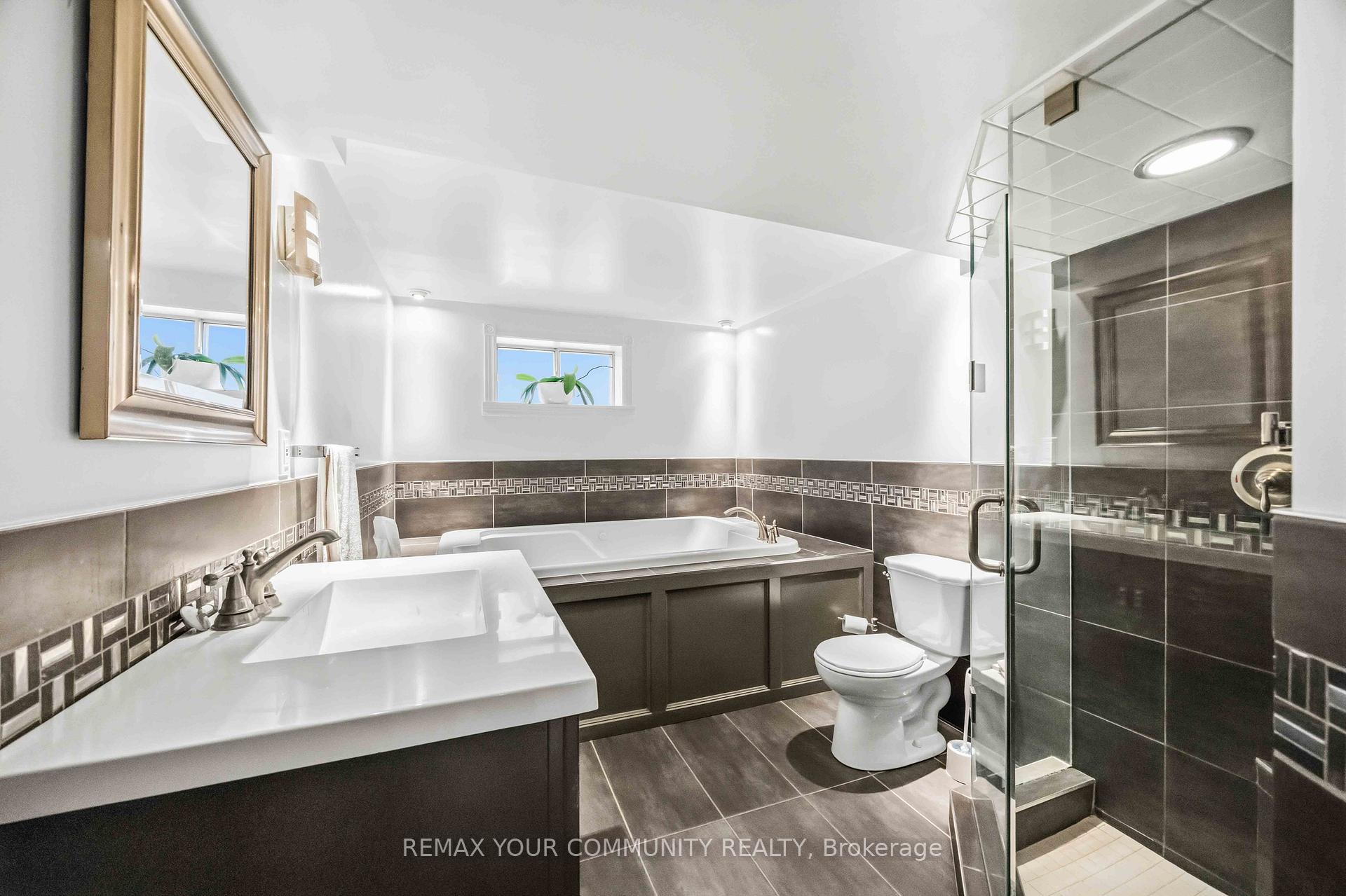 Photo 25 of 34 Walwyn Avenue, North York, Humberlea-Pelmo Park — HOMEH