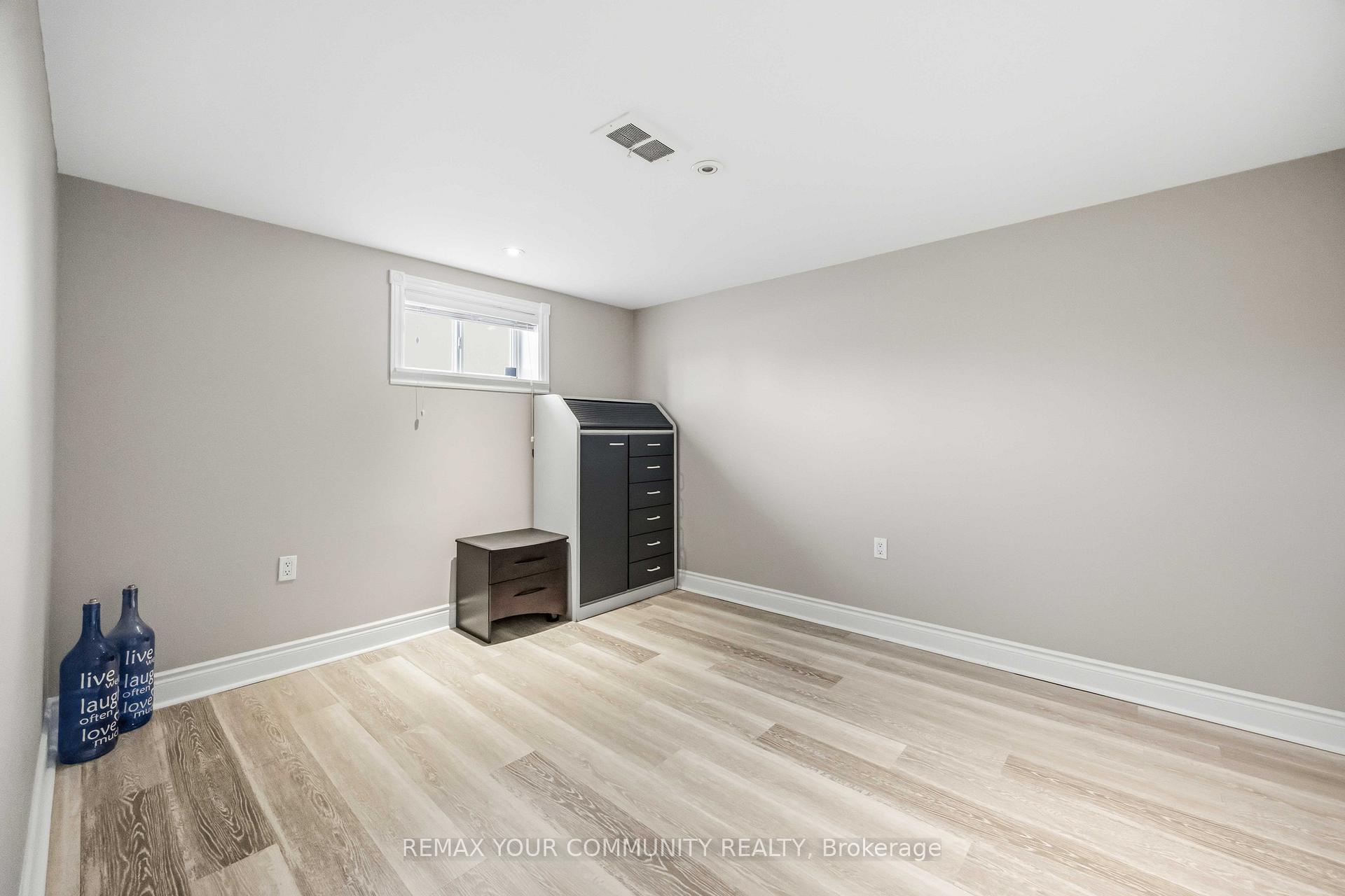 Photo 30 of 34 Walwyn Avenue, North York, Humberlea-Pelmo Park — HOMEH