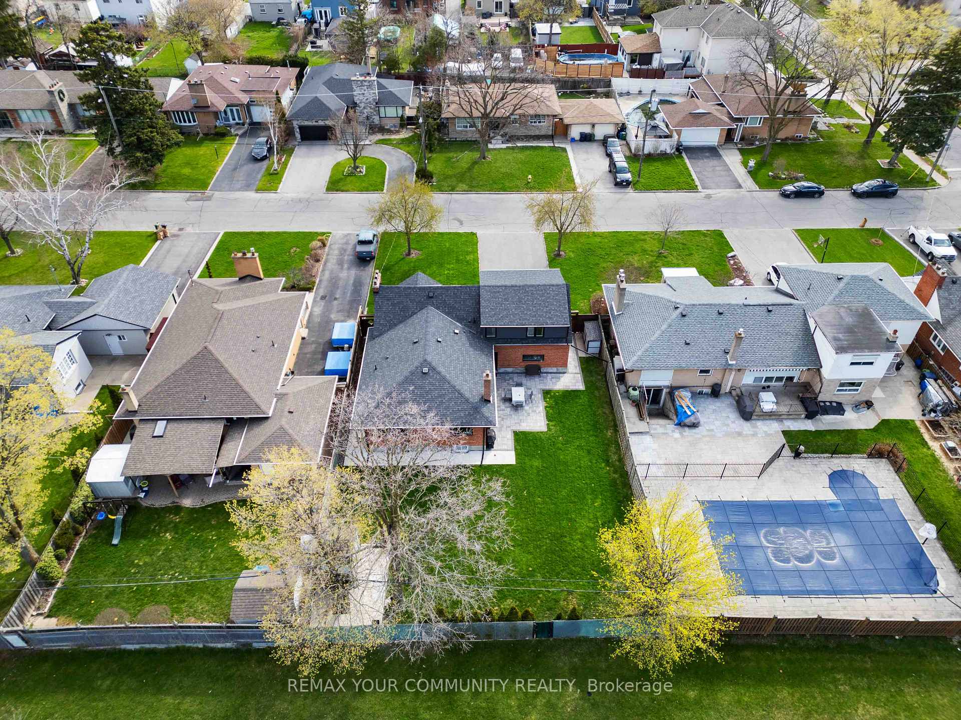 Photo 38 of 34 Walwyn Avenue, North York, Humberlea-Pelmo Park — HOMEH