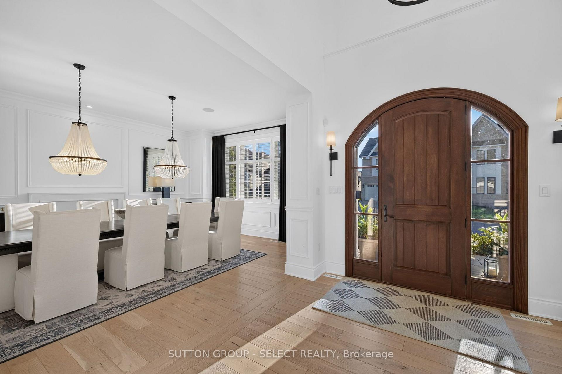 Photo 3 of 1764 Upper West Avenue, London, South B — HOMEH