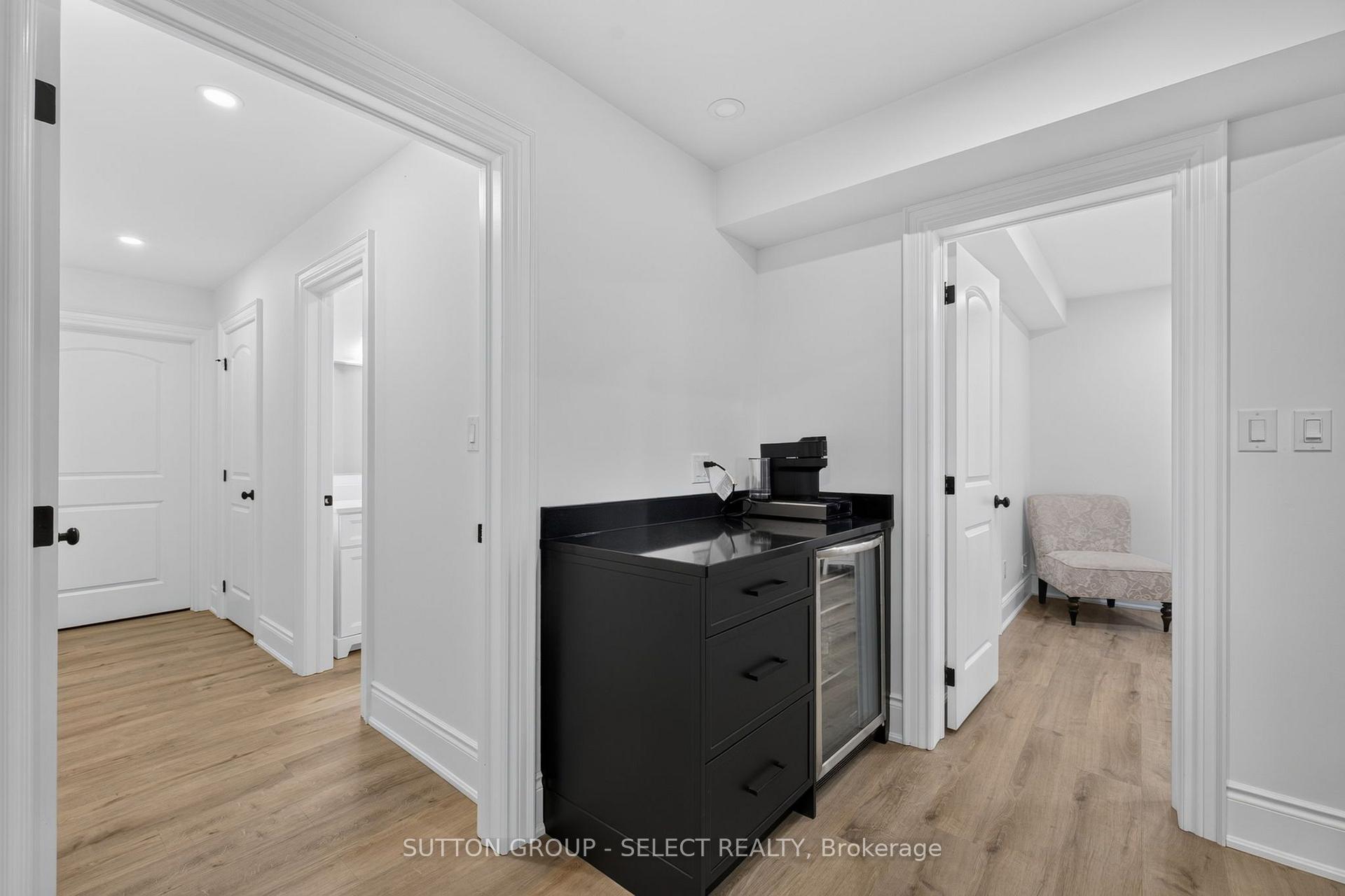 Photo 31 of 1764 Upper West Avenue, London, South B — HOMEH