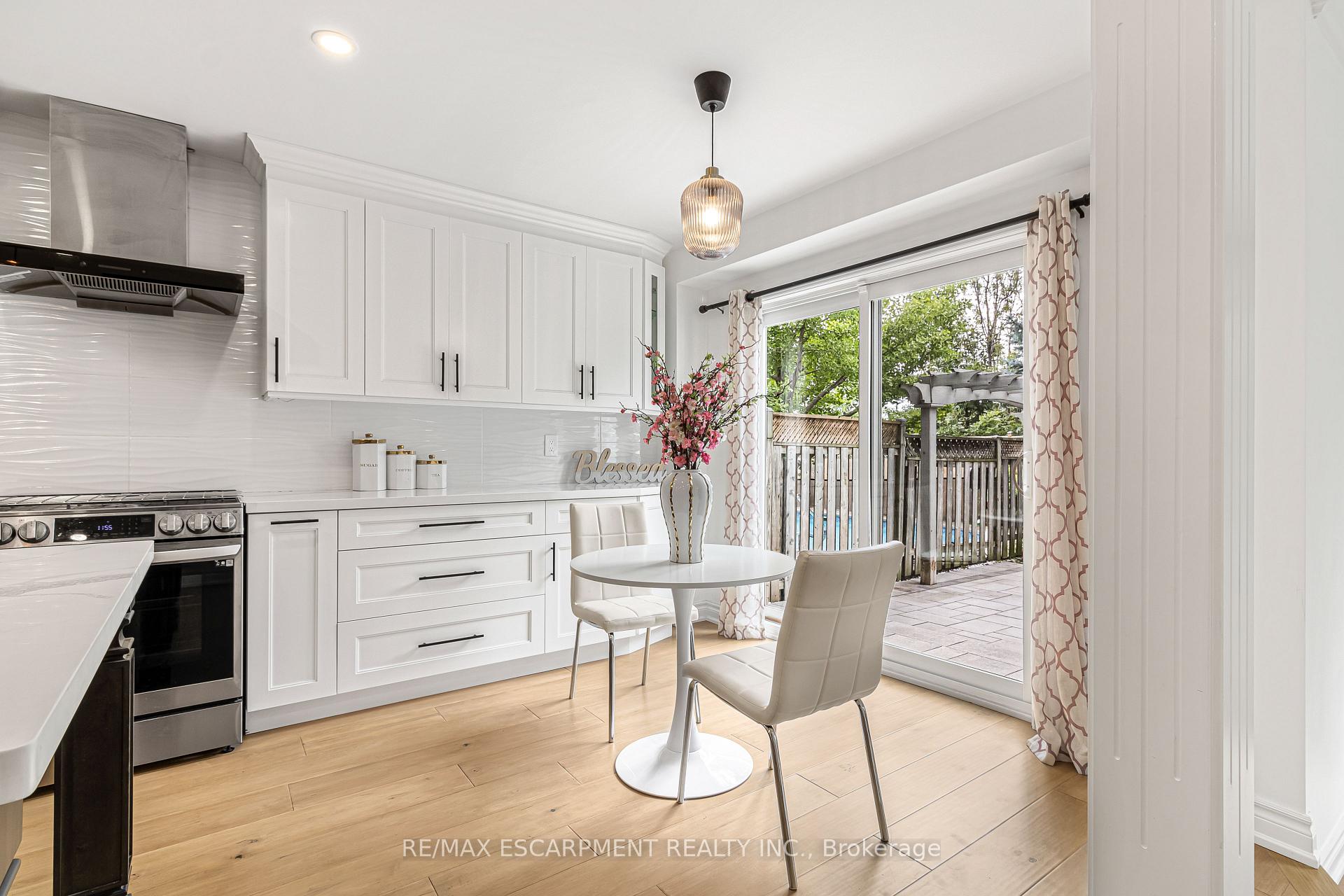 Photo 13 of 5576 Middlebury Drive, Mississauga, Erin Mills — HOMEH