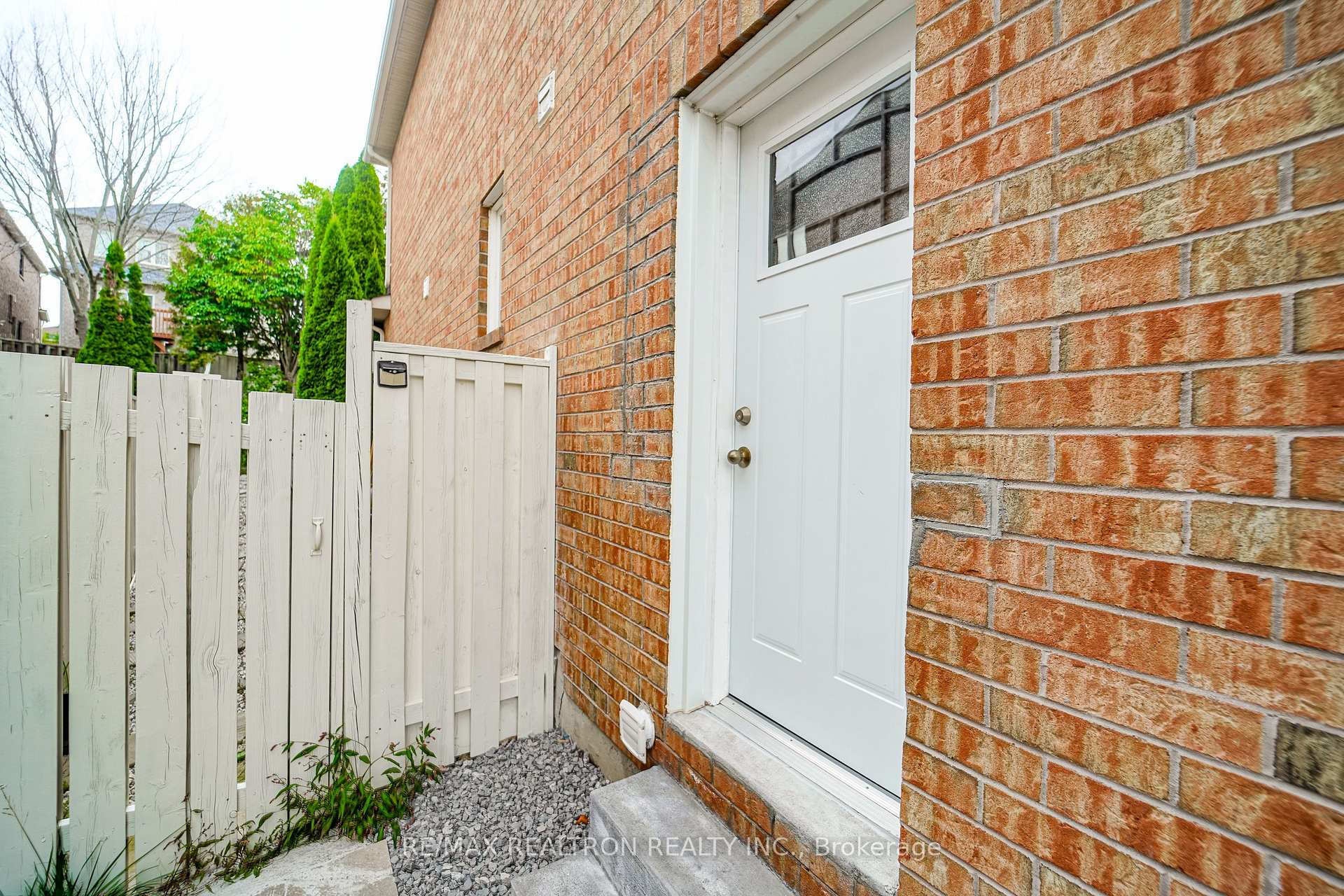Photo 20 of 160 Dooley Crescent, Ajax, Northwest Ajax — HOMEH