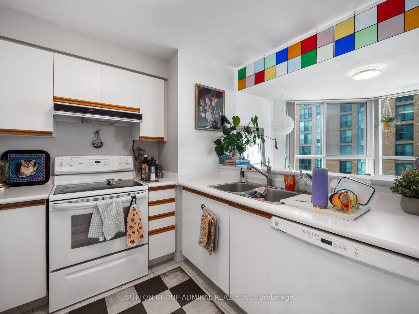 Photo 3 of Unit 902, 150 Dunlop Street E, Barrie, City Centre — HOMEH