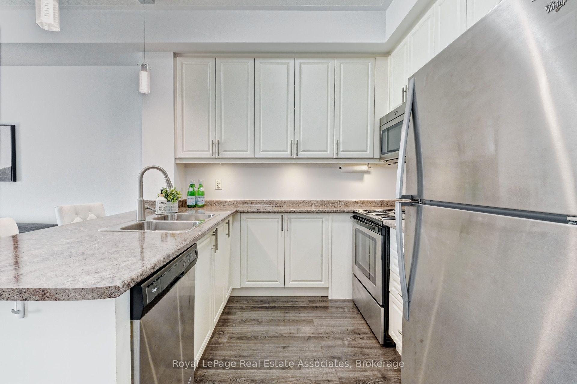 Photo 7 of Unit 111, 35 Southshore Crescent, Hamilton, Stoney Creek — HOMEH