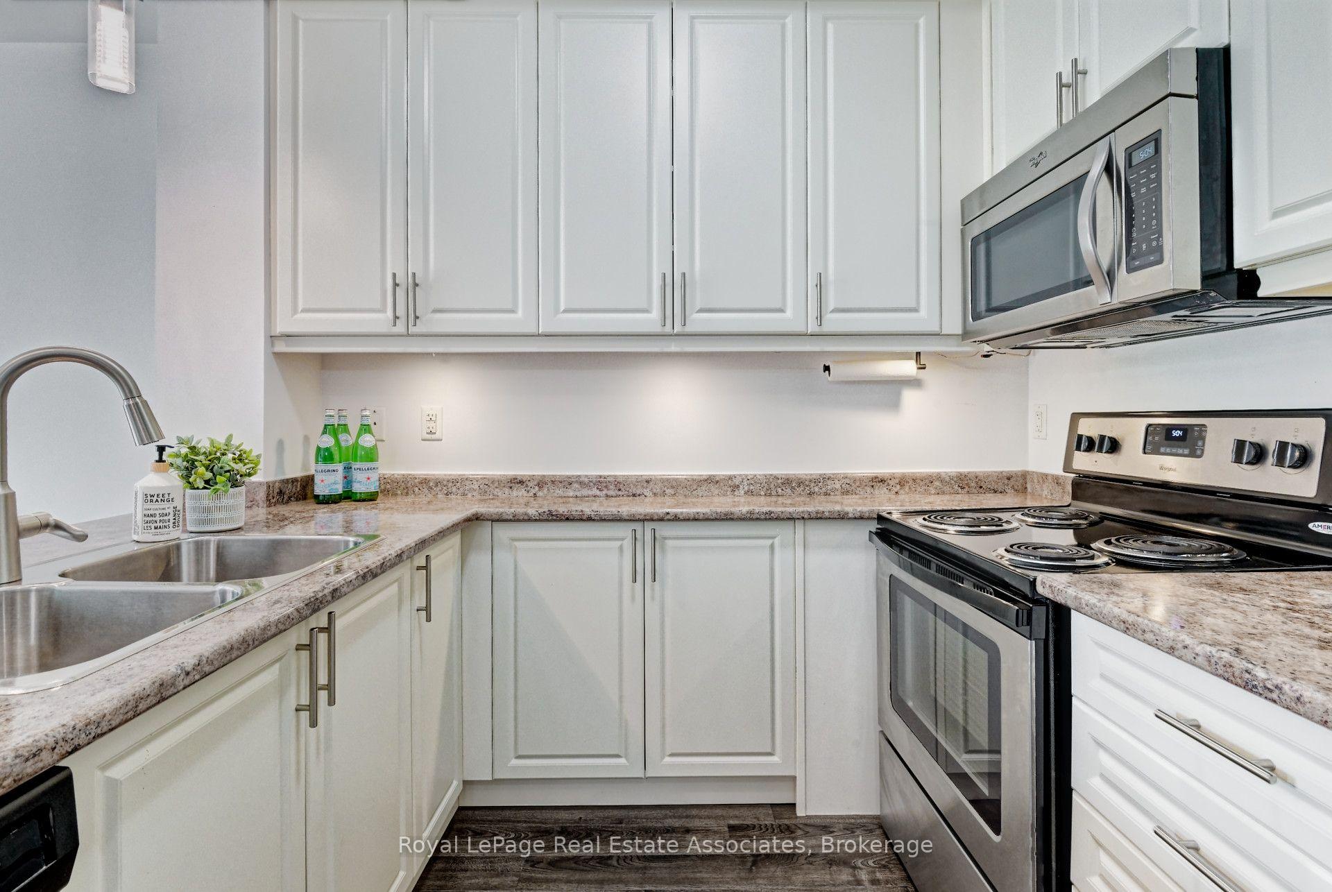 Photo 8 of Unit 111, 35 Southshore Crescent, Hamilton, Stoney Creek — HOMEH