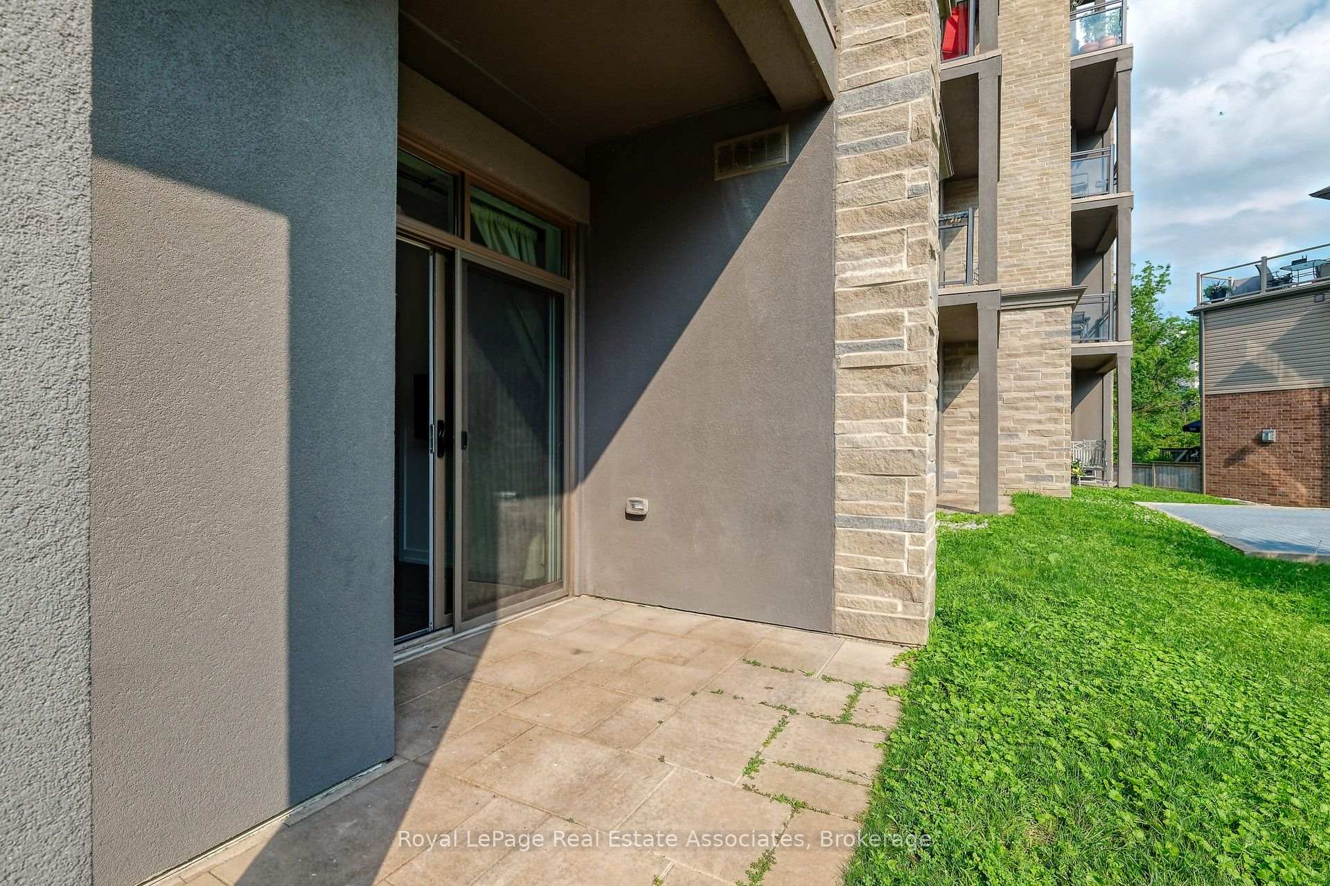 Photo 21 of Unit 111, 35 Southshore Crescent, Hamilton, Stoney Creek — HOMEH