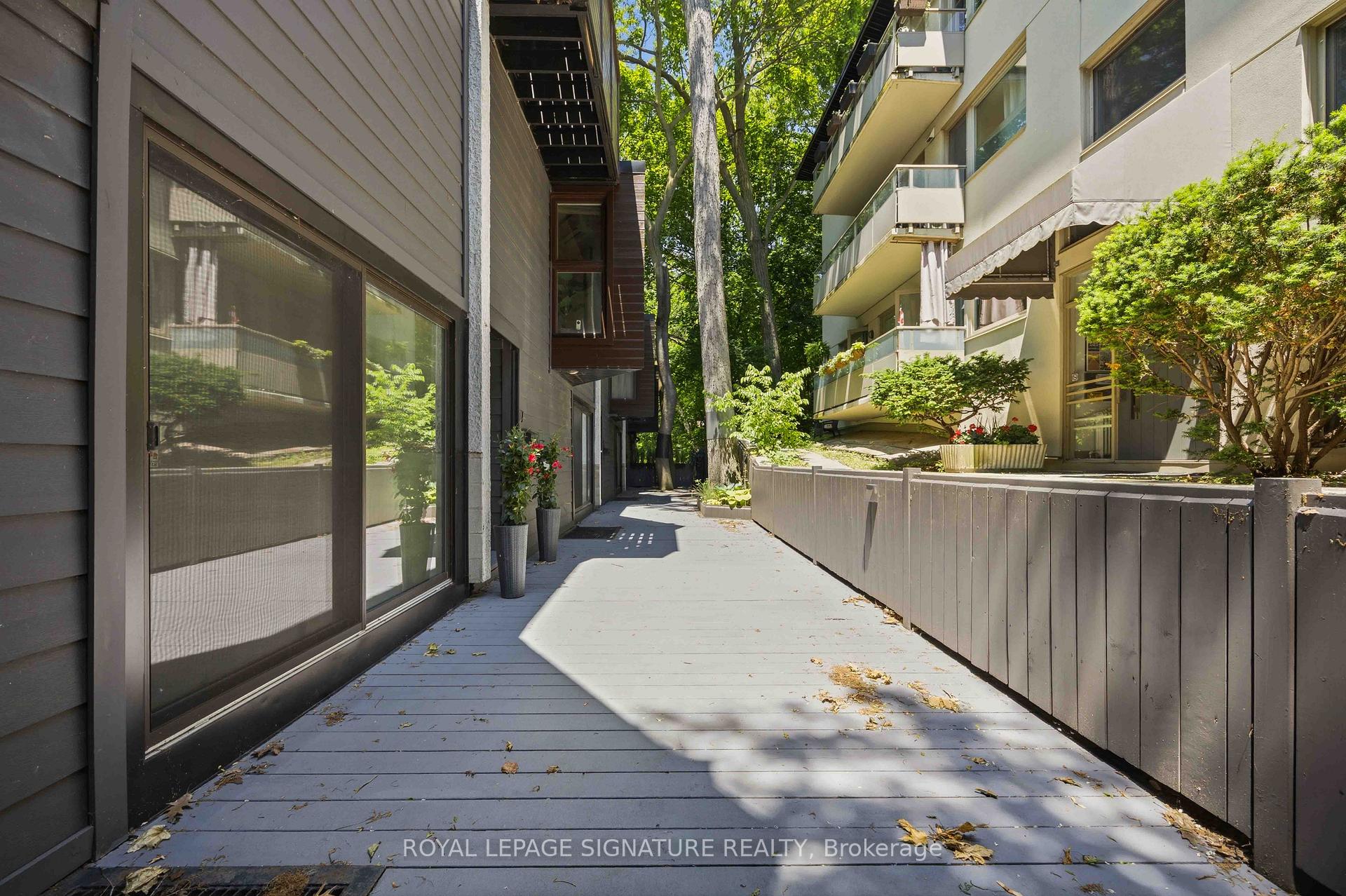 Photo 2 of Unit 7, 2366 Queen Street E, Toronto, The Beaches — HOMEH