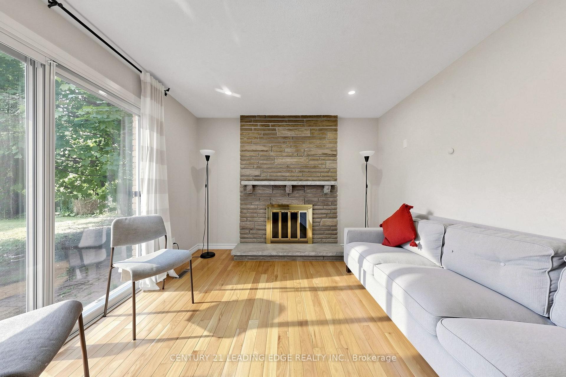 Photo 12 of 1 Briarwood Road, Markham, Unionville — HOMEH
