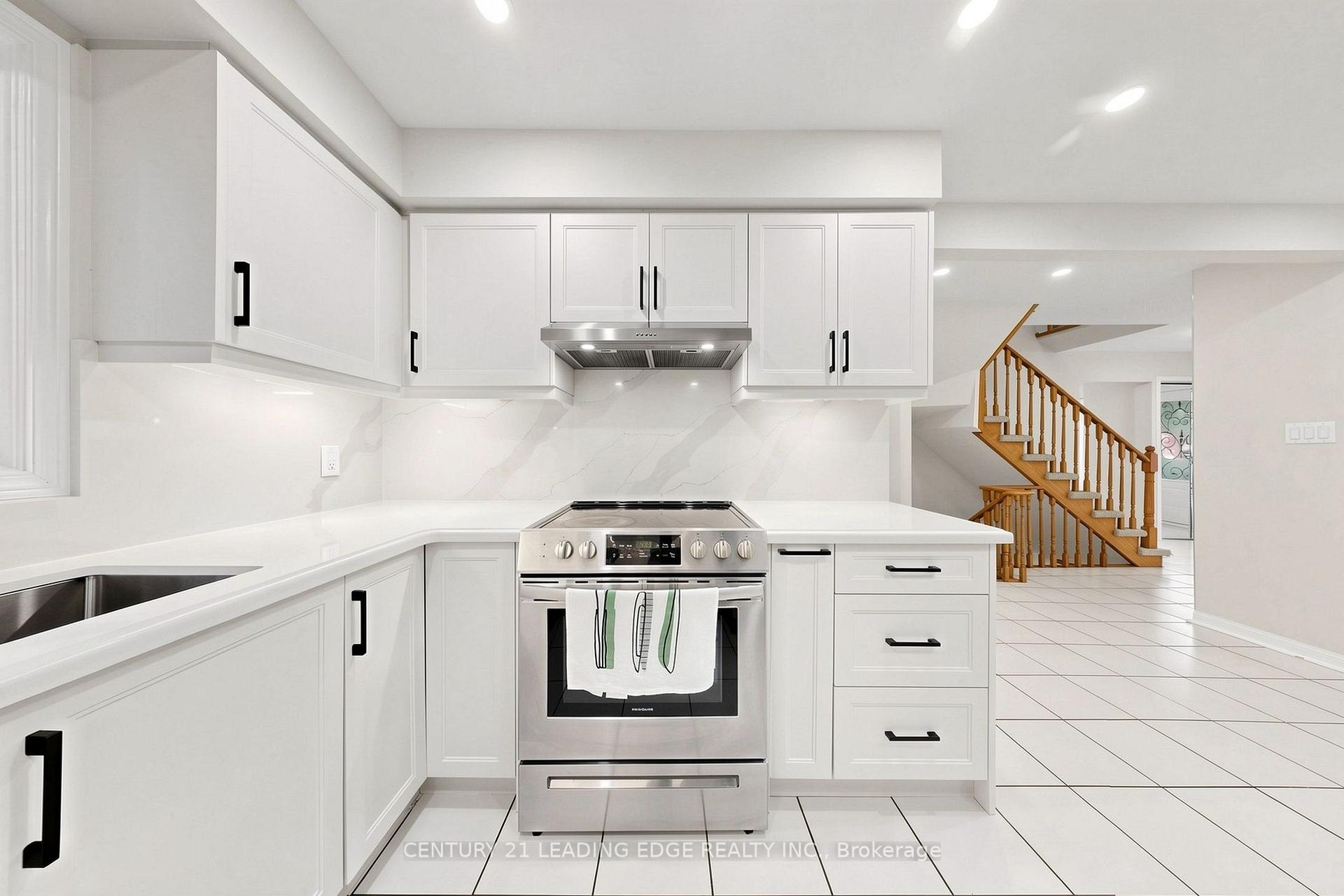 Photo 18 of 1 Briarwood Road, Markham, Unionville — HOMEH