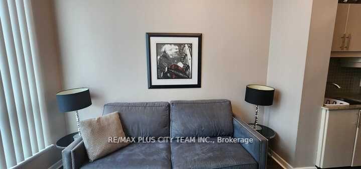 Photo 4 of Unit 201, 18 Harbour Street, Toronto, Waterfront Communities — HOMEH