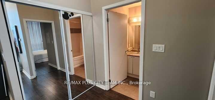 Photo 10 of Unit 201, 18 Harbour Street, Toronto, Waterfront Communities — HOMEH
