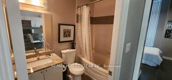 Photo 11 of Unit 201, 18 Harbour Street, Toronto, Waterfront Communities — HOMEH